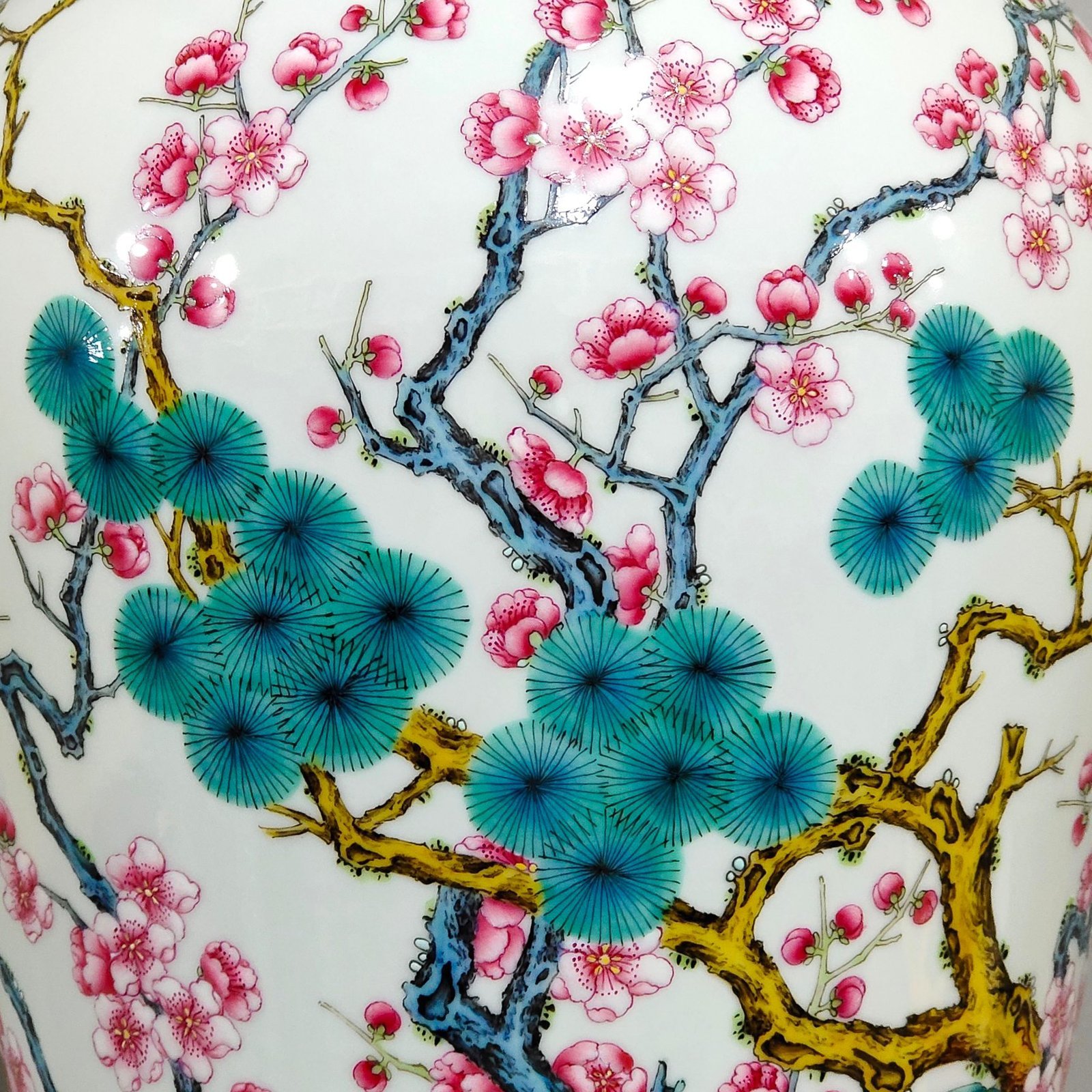 Qing Dynasty Yongzheng Suihan Three Friends Pine Bamboo and Plum Vase