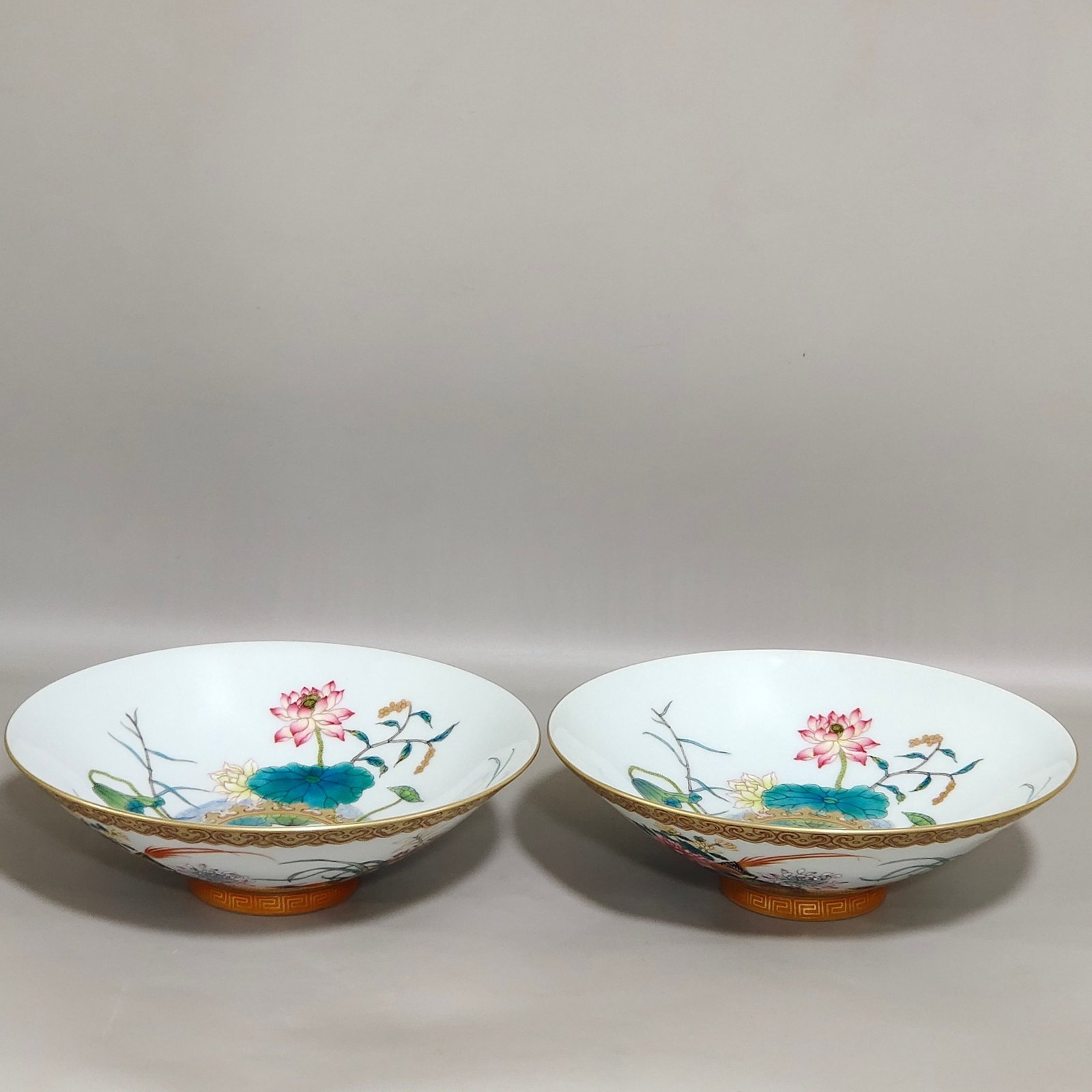 Qing Dynasty Yongzheng Gong red bamboo hat bowl with gold flowers and birds and poems