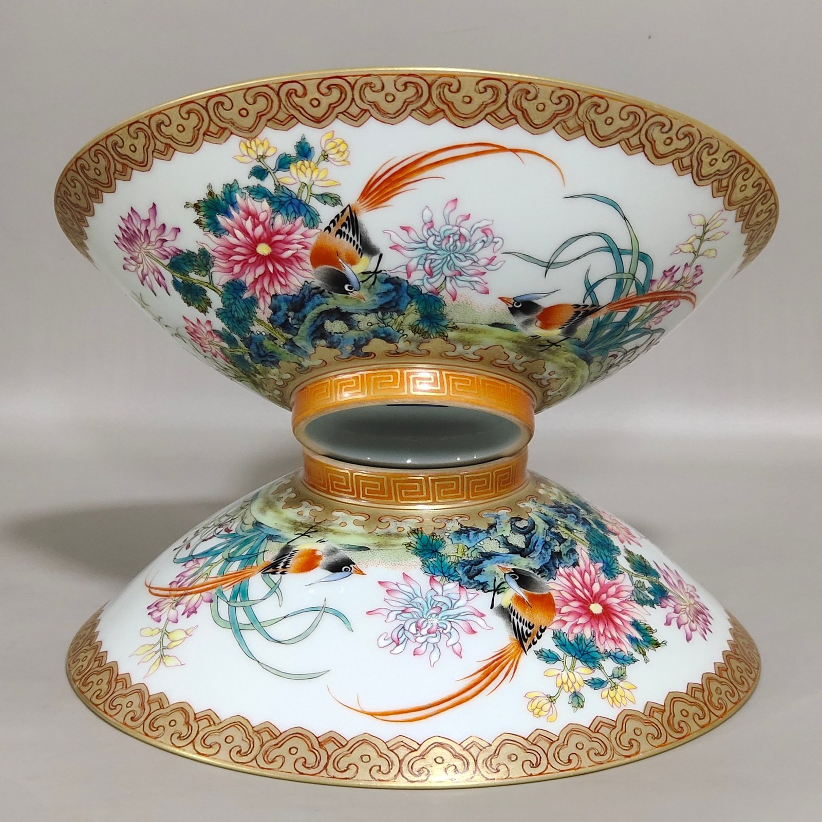 Qing Dynasty Yongzheng Gong red bamboo hat bowl with gold flowers and birds and poems