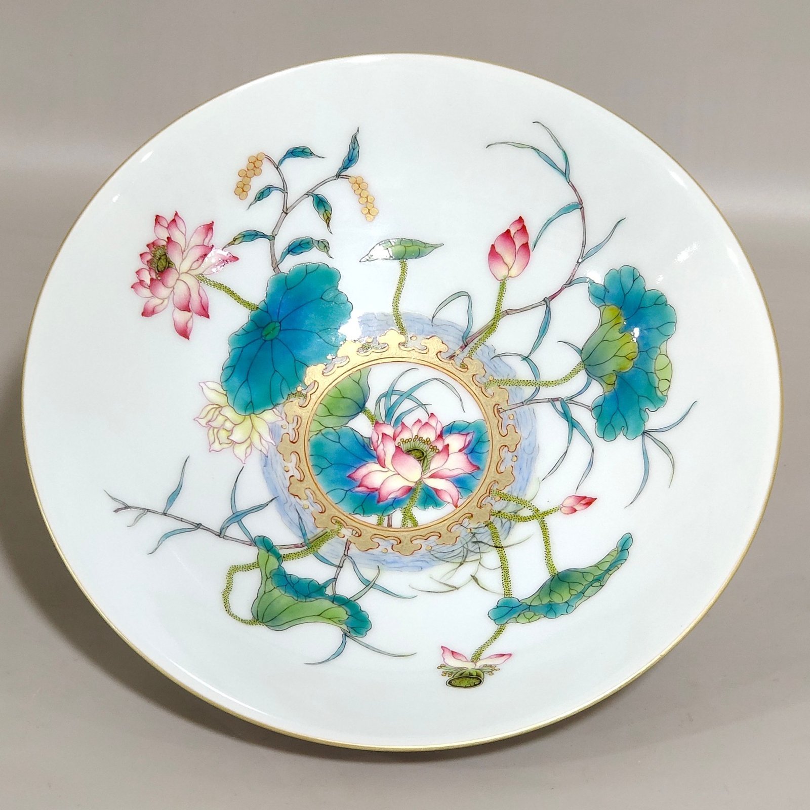 Qing Dynasty Yongzheng Gong red bamboo hat bowl with gold flowers and birds and poems