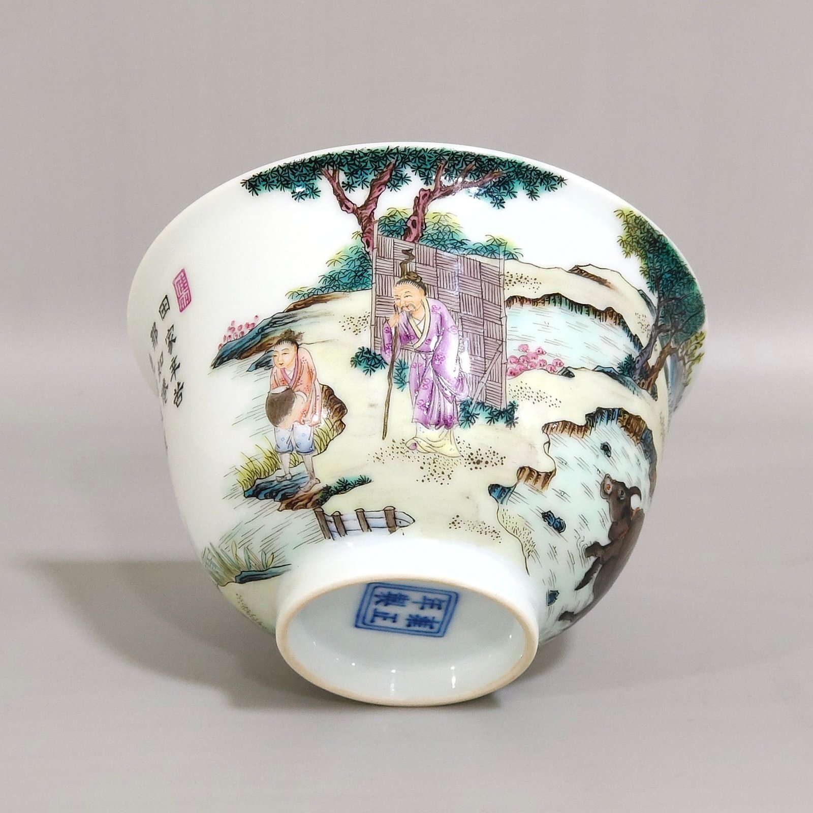 Qing Dynasty Yongzheng year spring plowing picture inscribed poem cup