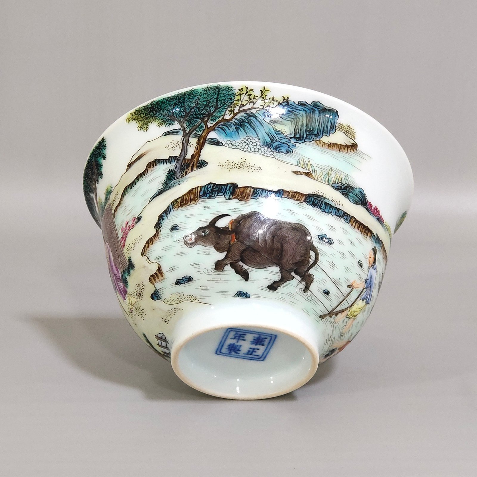 Qing Dynasty Yongzheng year spring plowing picture inscribed poem cup