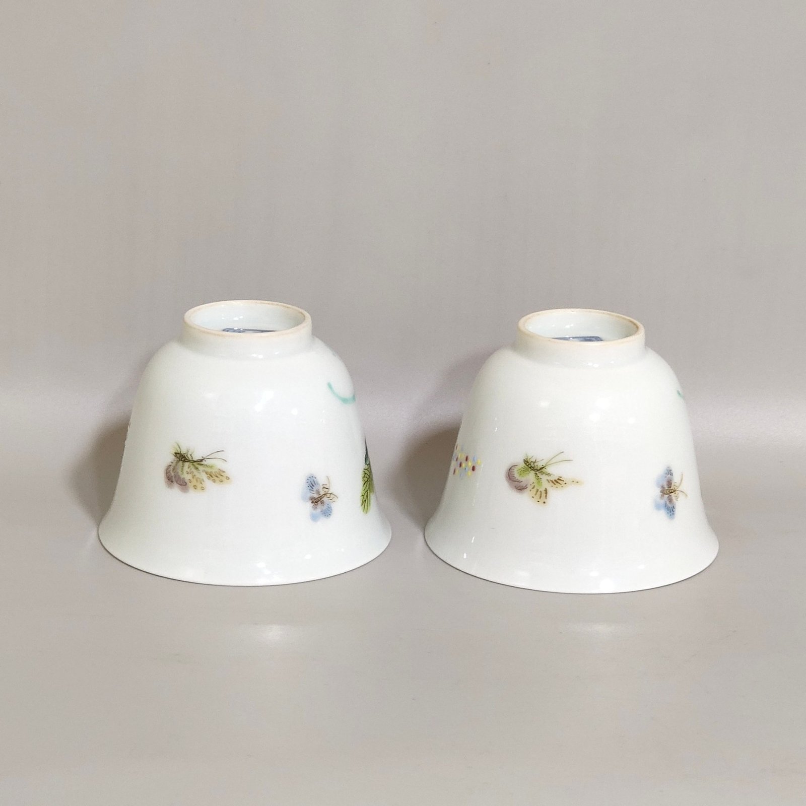 Qing Dynasty Yongzheng Boneless colorful butterfly lotus cup