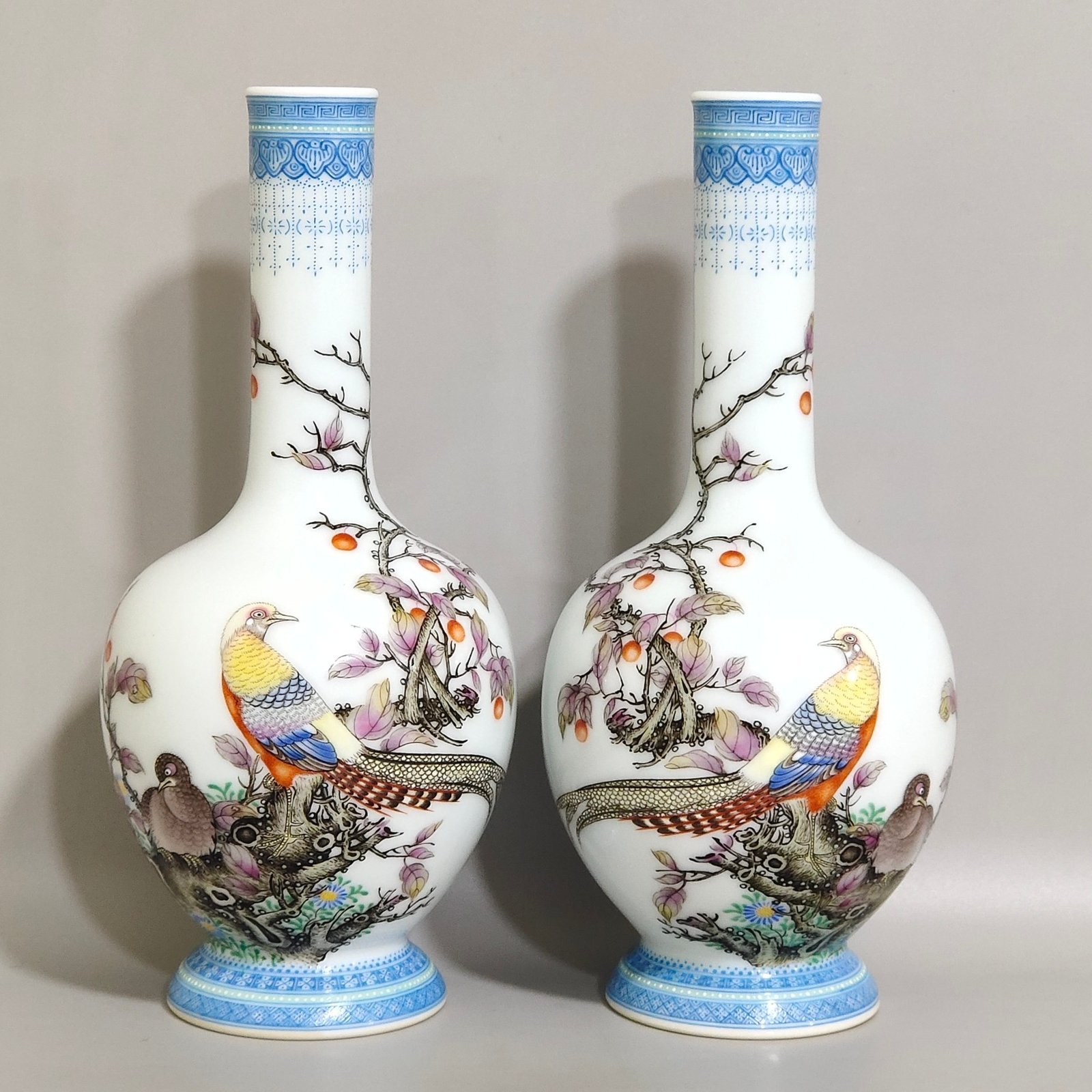 Qing Dynasty Yongzheng year long necked vase with green edges and inscribed poems