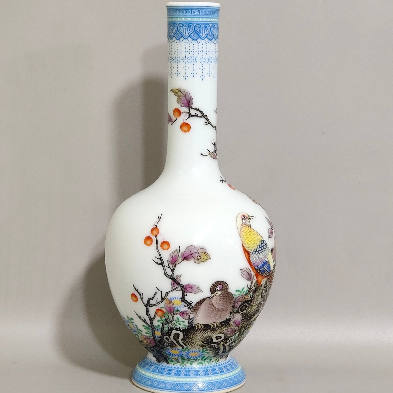 Qing Dynasty Yongzheng year long necked vase with green edges and inscribed poems