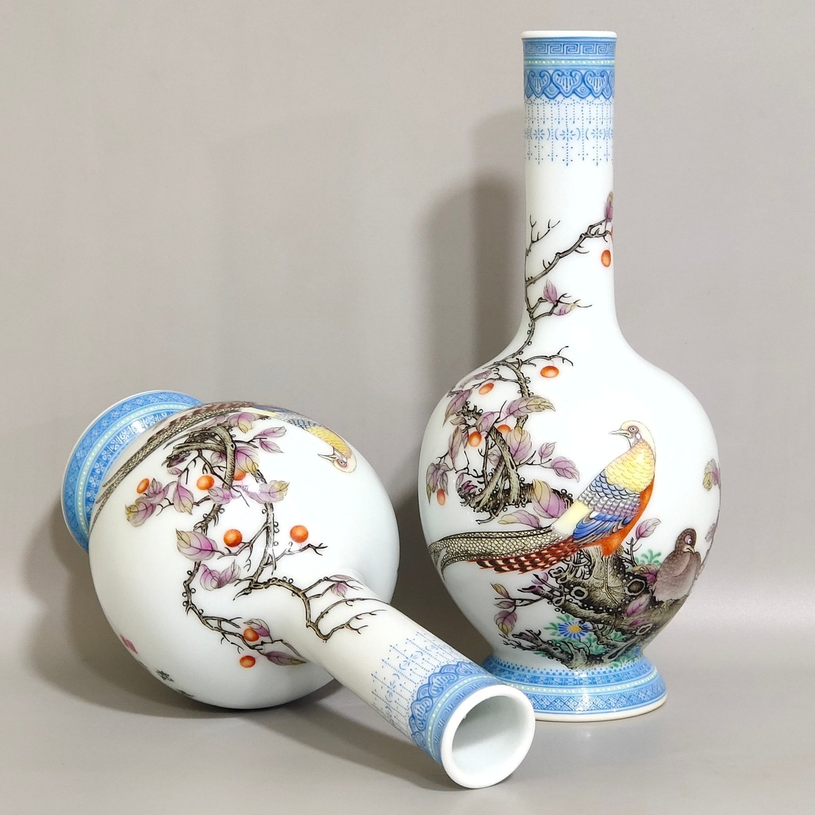 Qing Dynasty Yongzheng year long necked vase with green edges and inscribed poems