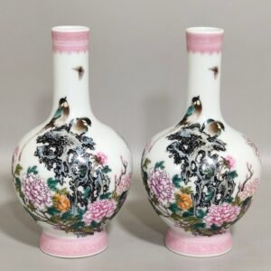 Qing Dynasty Yongzheng year olive vase with poems about flowers and birds