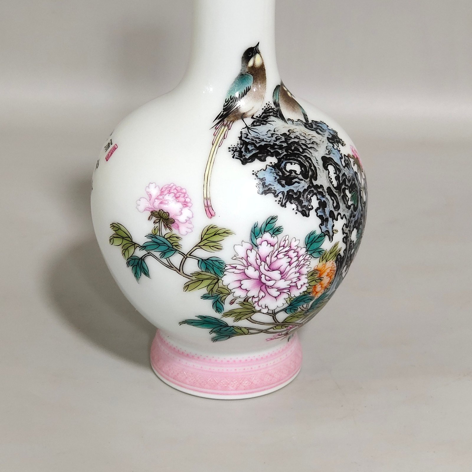 Qing Dynasty Yongzheng year olive vase with poems about flowers and birds