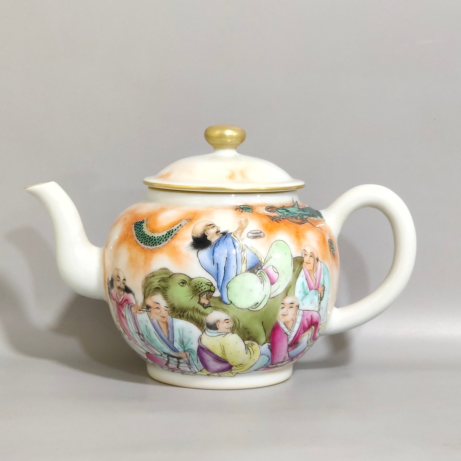 Qing Dynasty Yongzheng Imperial Character Story Eighteen Arhat tea set