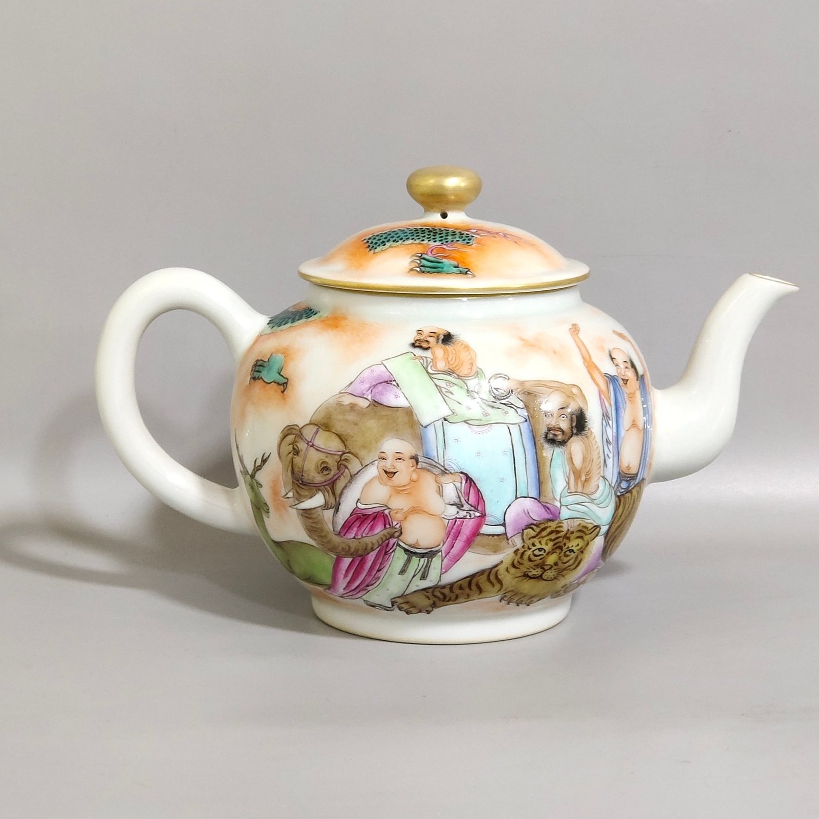 Qing Dynasty Yongzheng Imperial Character Story Eighteen Arhat tea set