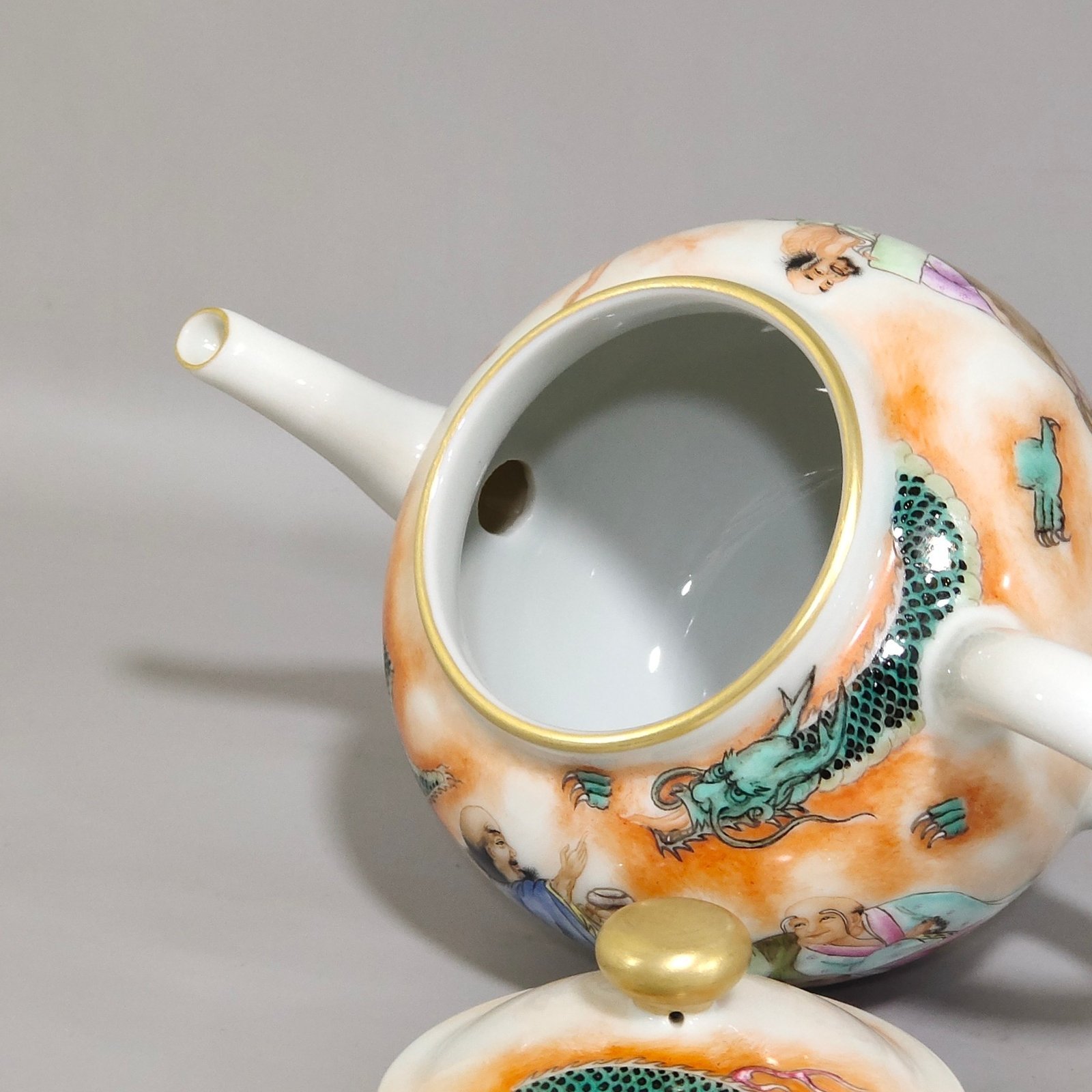 Qing Dynasty Yongzheng Imperial Character Story Eighteen Arhat tea set