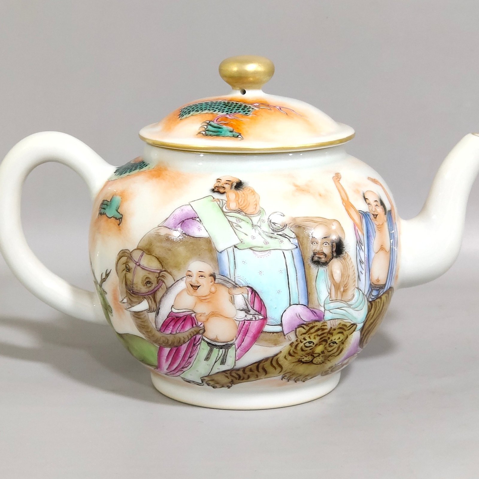 Qing Dynasty Yongzheng Imperial Character Story Eighteen Arhat tea set
