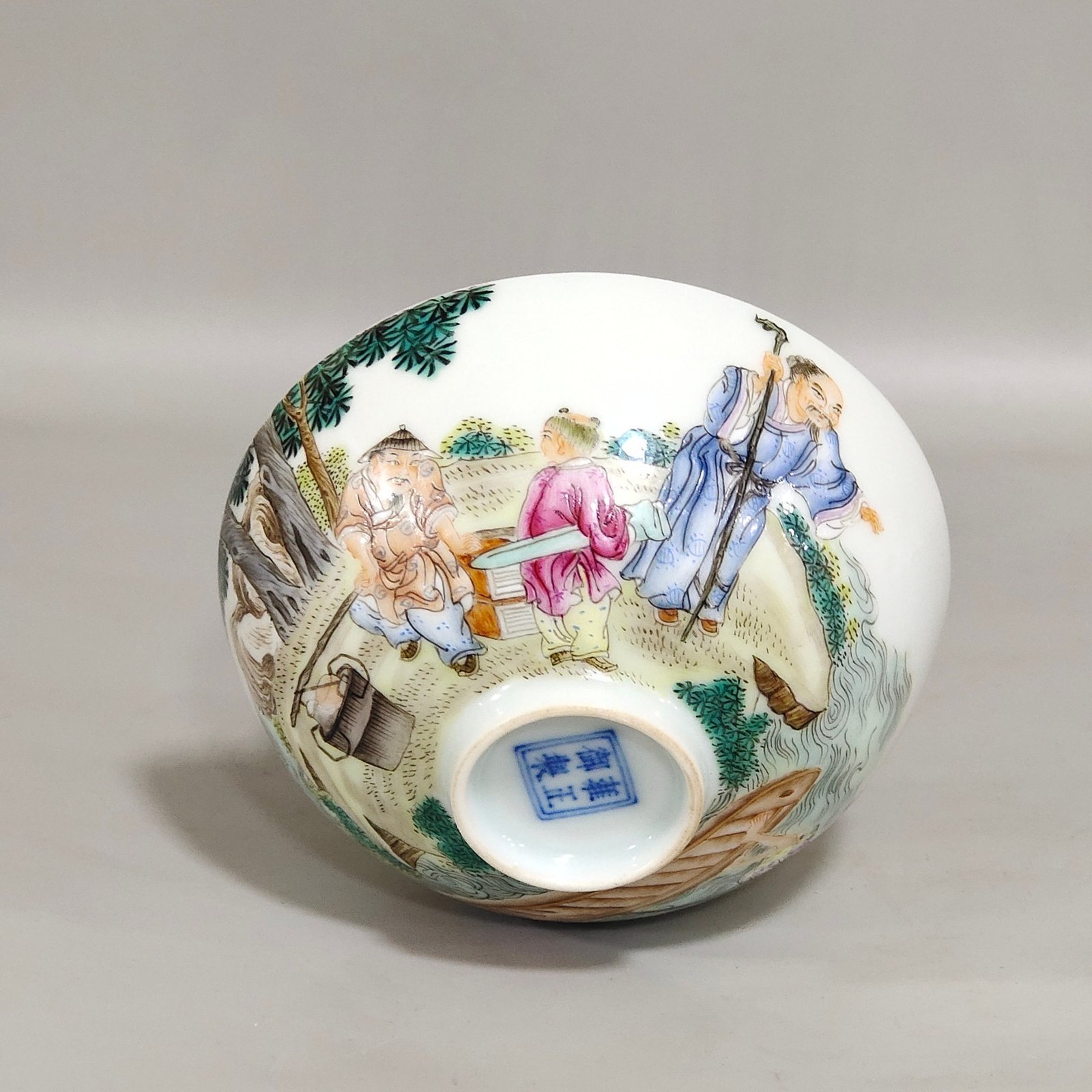 Qing Dynasty Yongzheng Imperial Character Story Cup