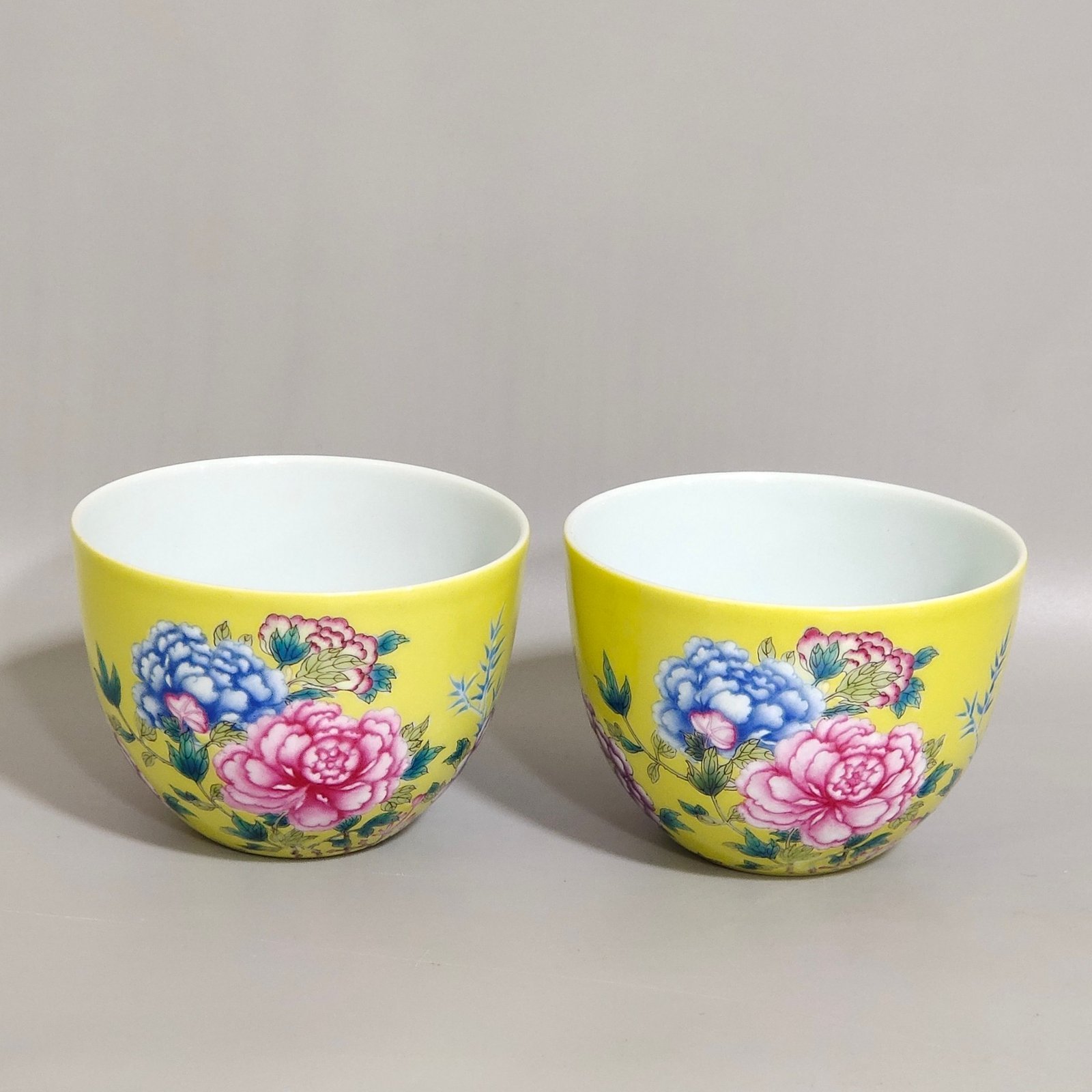 Qing Dynasty Yongzheng Lemon yellow glaze peony flower cup