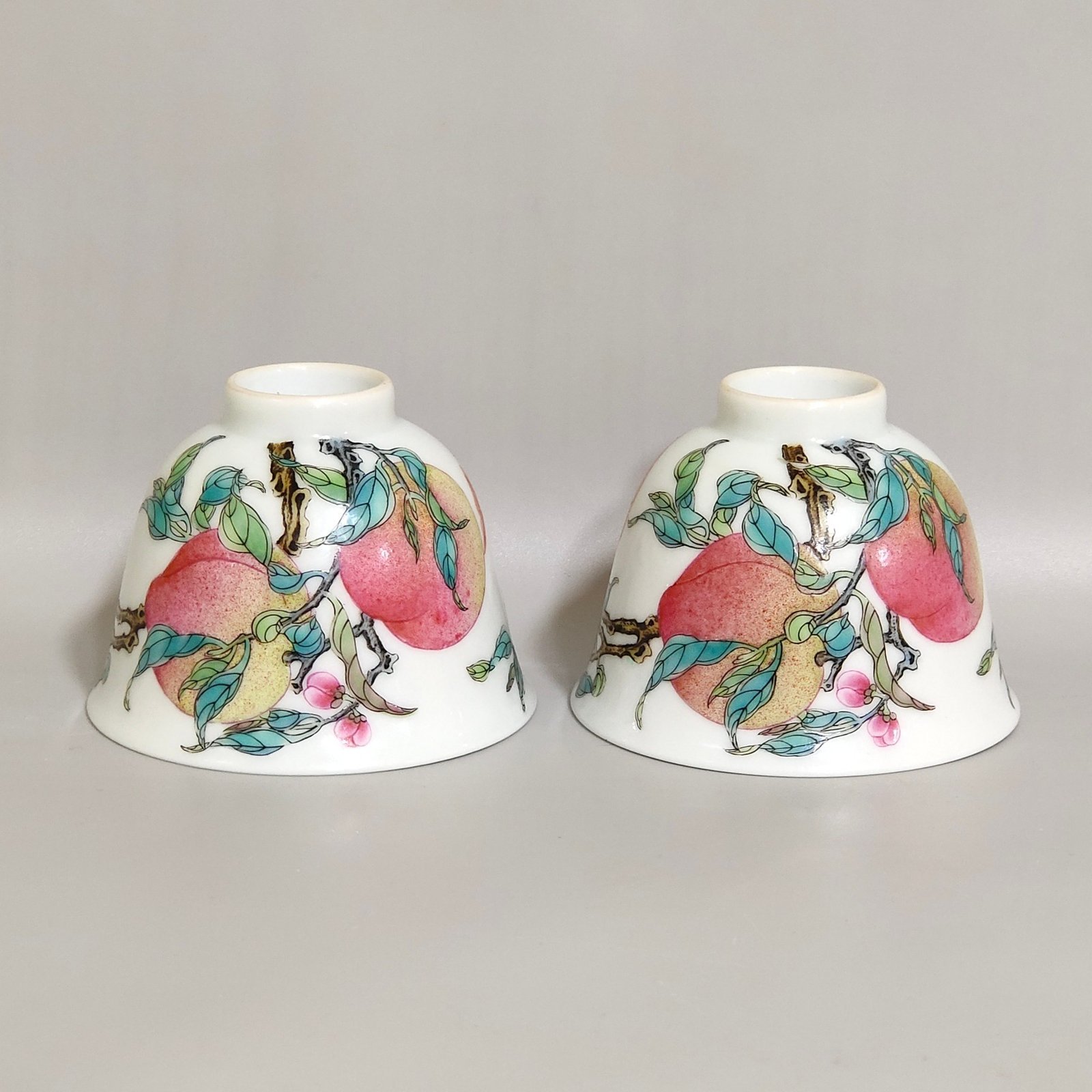 Qing Dynasty Yongzheng Famille Rose Porcelain Peach cup