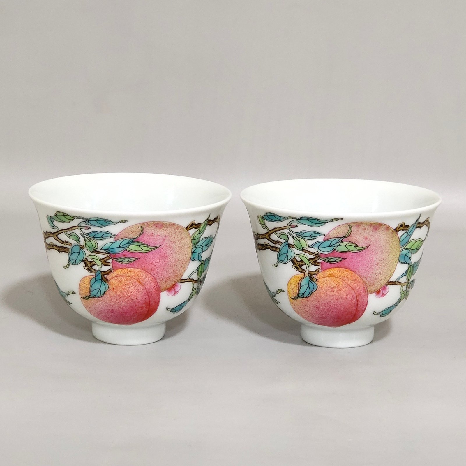 Qing Dynasty Yongzheng Famille Rose Porcelain Peach cup