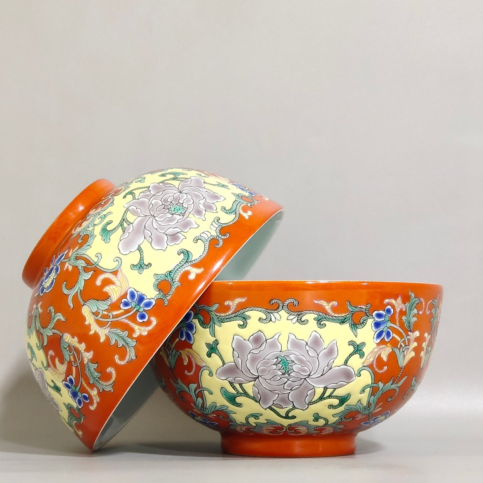 Qing Dynasty Yongzheng A foreign coloured coral red windowed peony patterned bowl