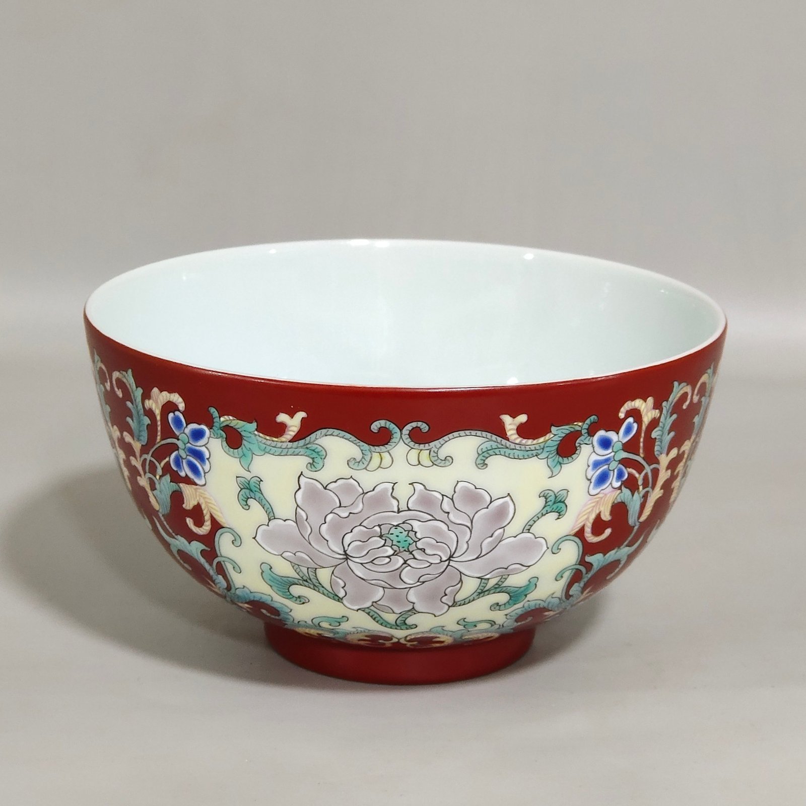 Qing Dynasty Yongzheng A foreign coloured coral red windowed peony patterned bowl
