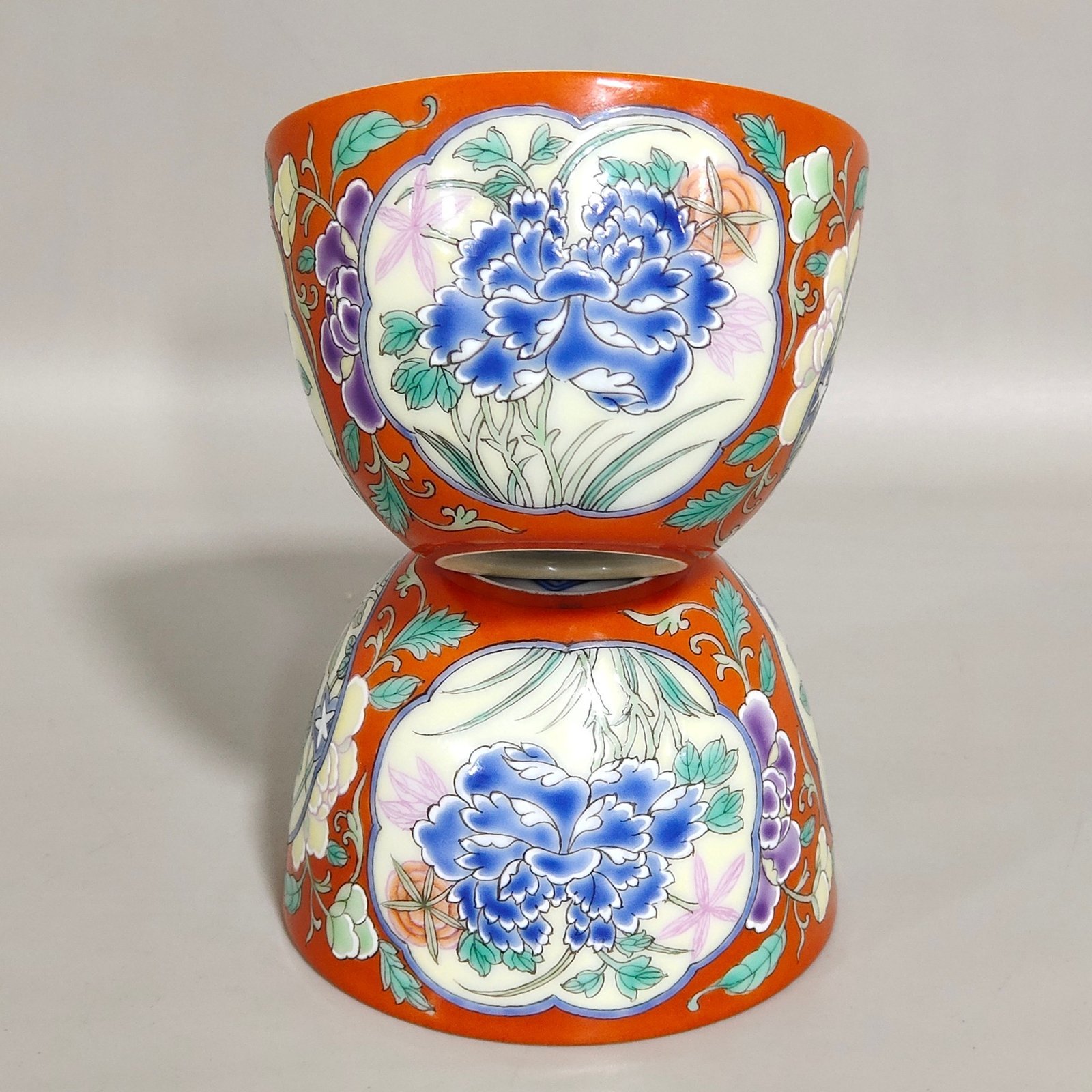 Qing Dynasty Yongzheng Coral red window flower cup