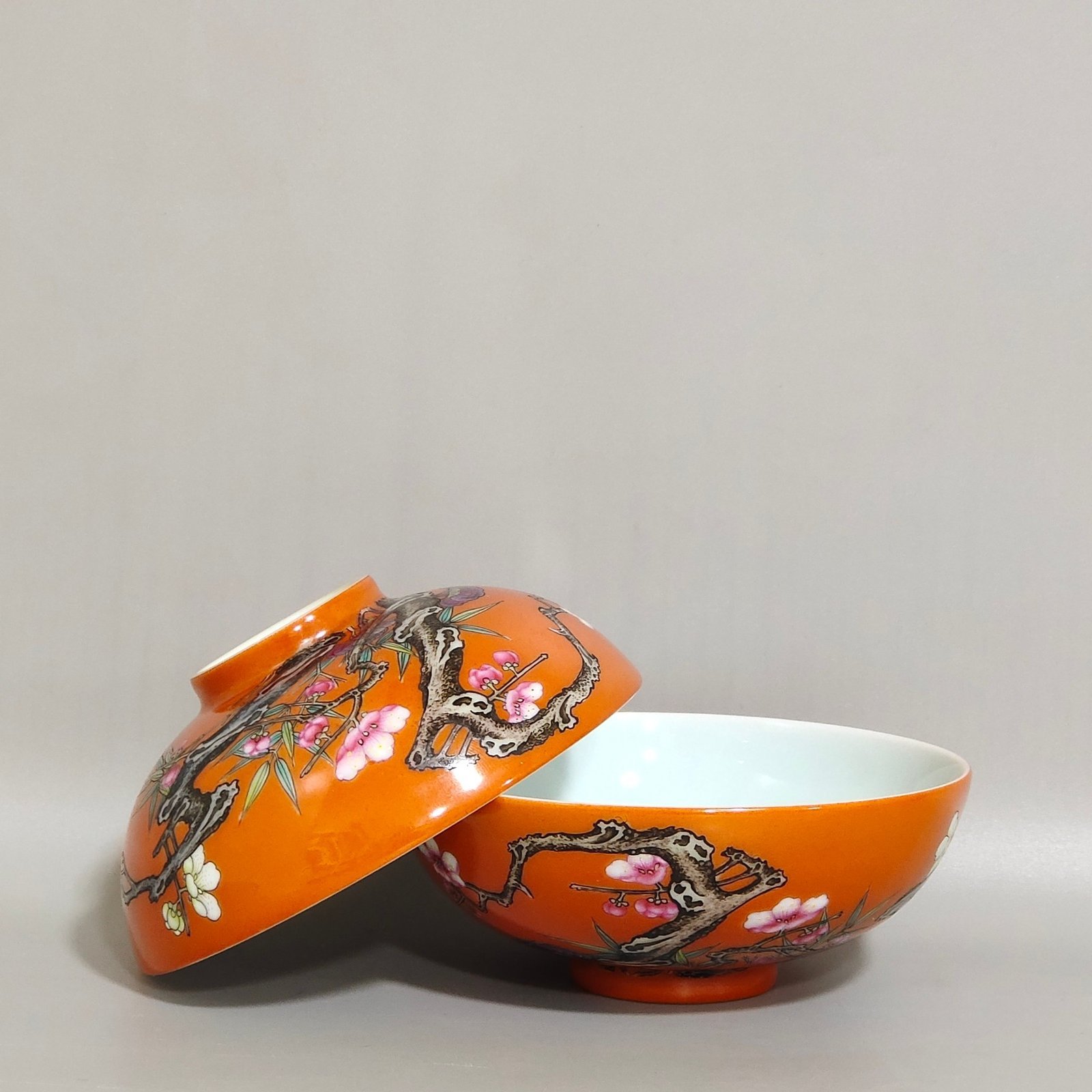 Qing Dynasty Yongzheng Coral red plum and bamboo early spring tea balls