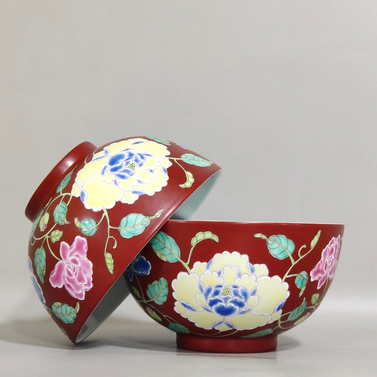 Qing Dynasty Yongzheng Coral red flower bowl