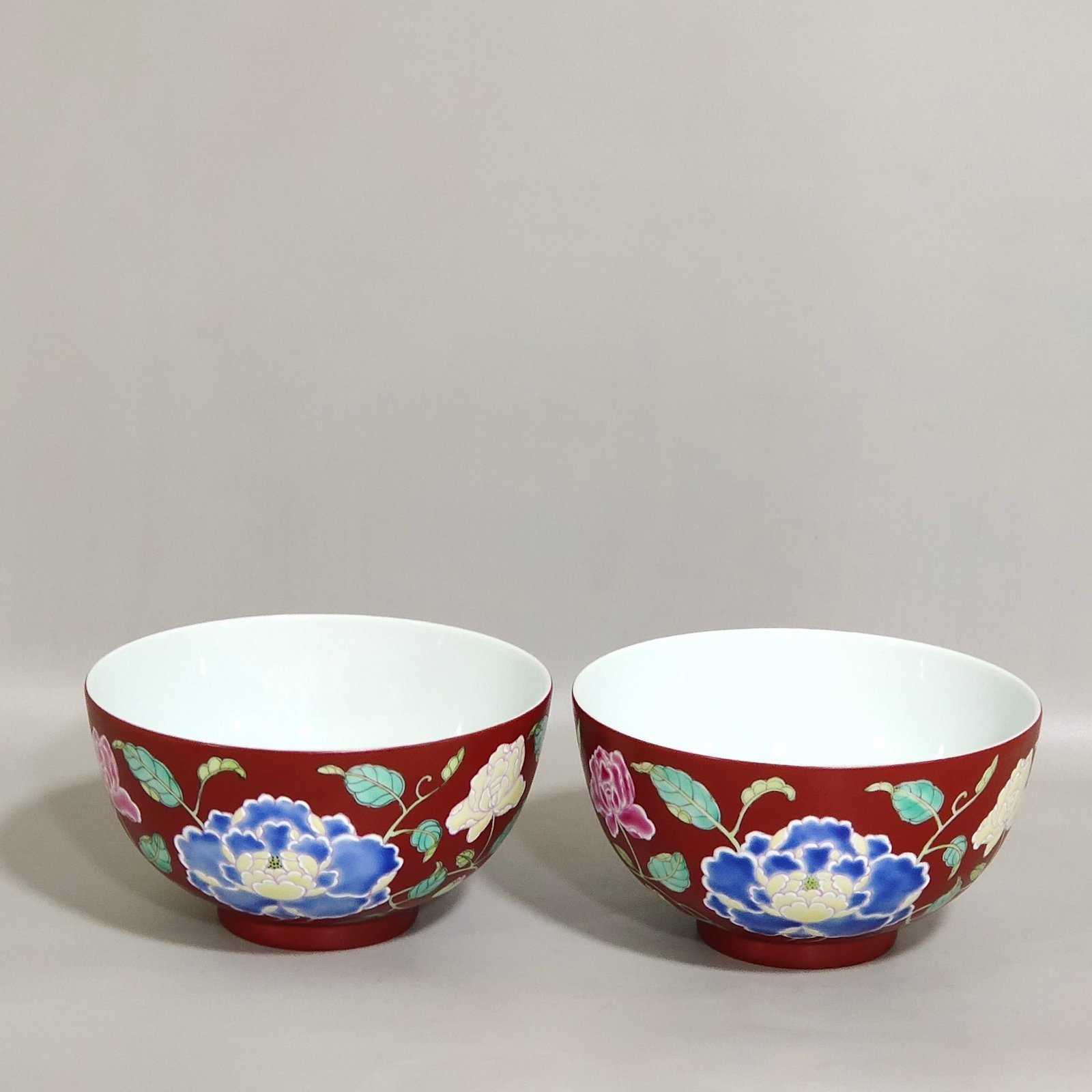 Qing Dynasty Yongzheng Coral red flower bowl