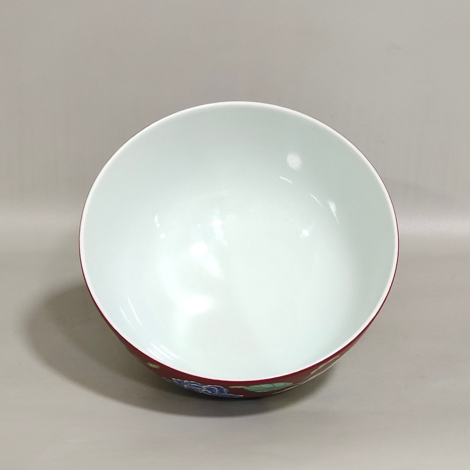 Qing Dynasty Yongzheng Coral red flower bowl