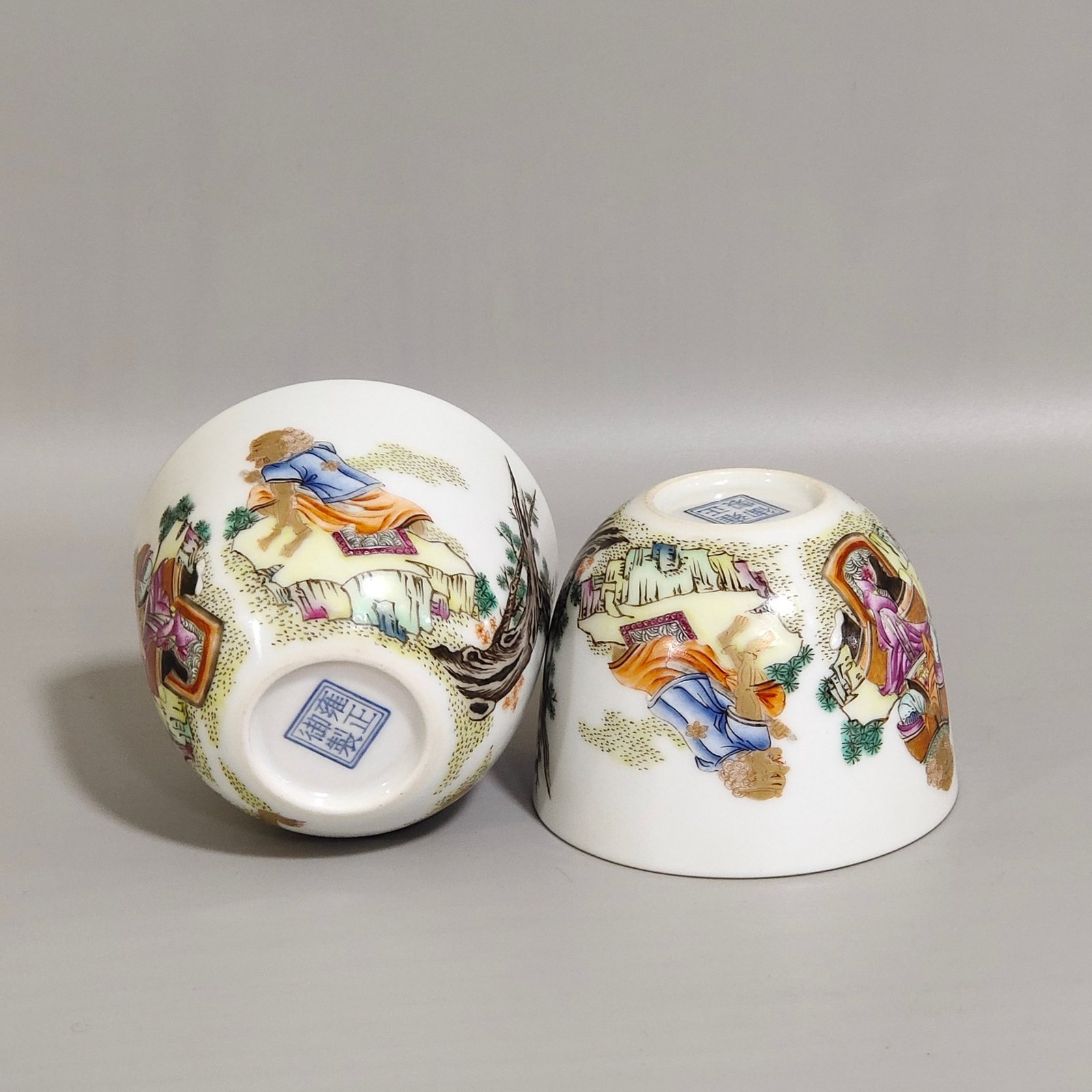 Qing Dynasty Yongzheng A thin cup with a picture of Ziweixing Jun training animals