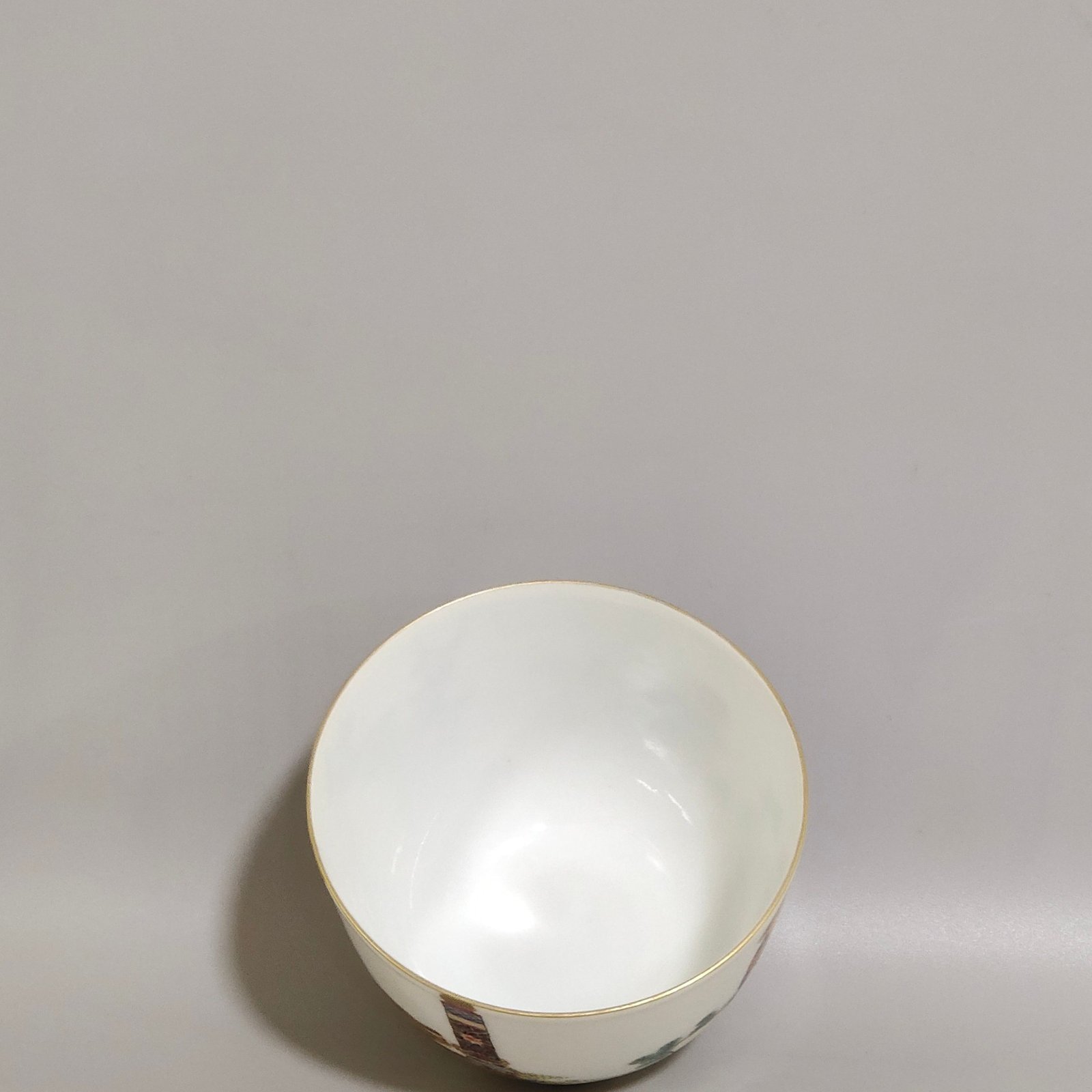 Qing Dynasty Yongzheng A thin cup with a picture of Ziweixing Jun training animals