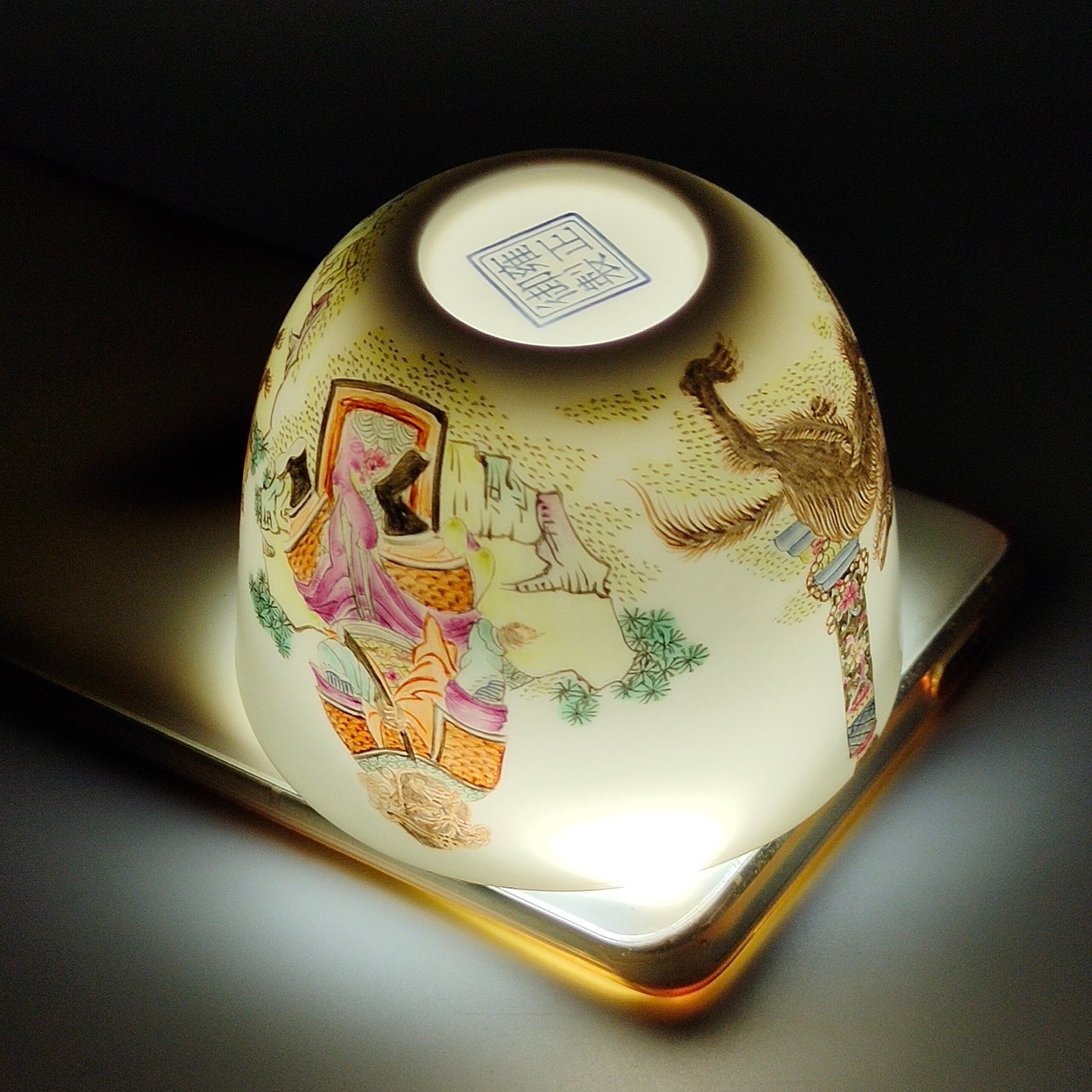 Qing Dynasty Yongzheng A thin cup with a picture of Ziweixing Jun training animals
