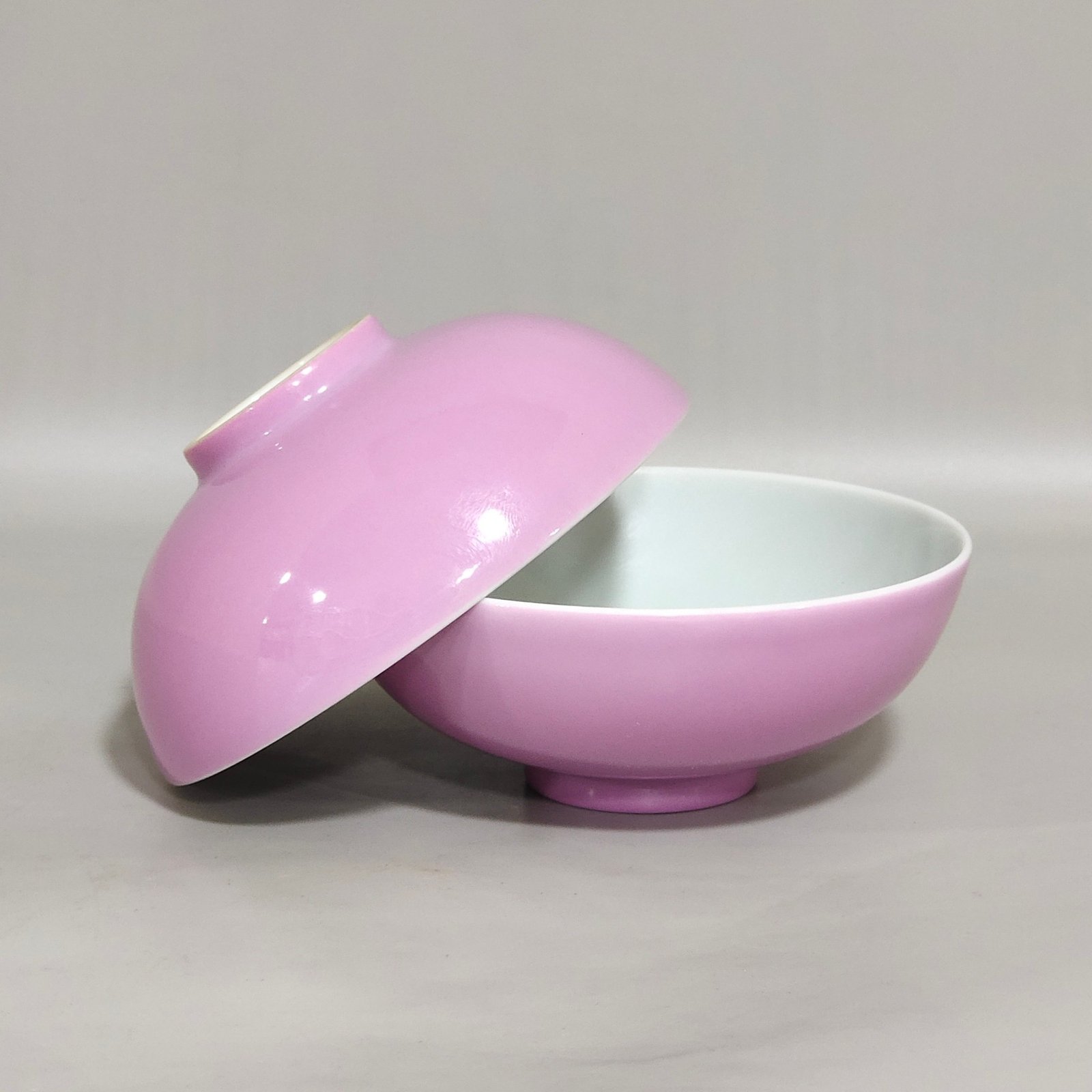 Qing Dynasty Yongzheng A rouge powder painted lychee cup
