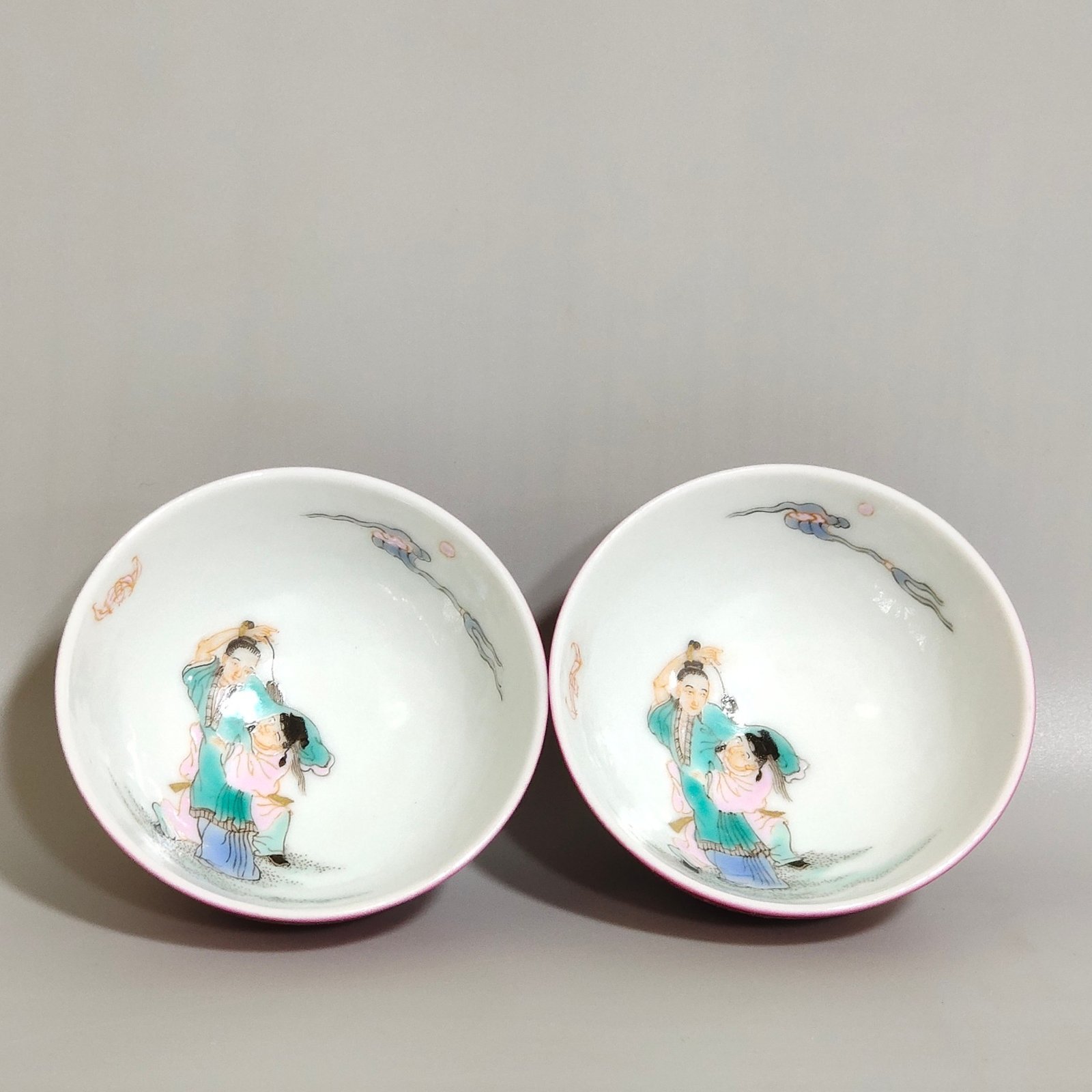 Qing Dynasty Yongzheng Carmine red painted character story cup