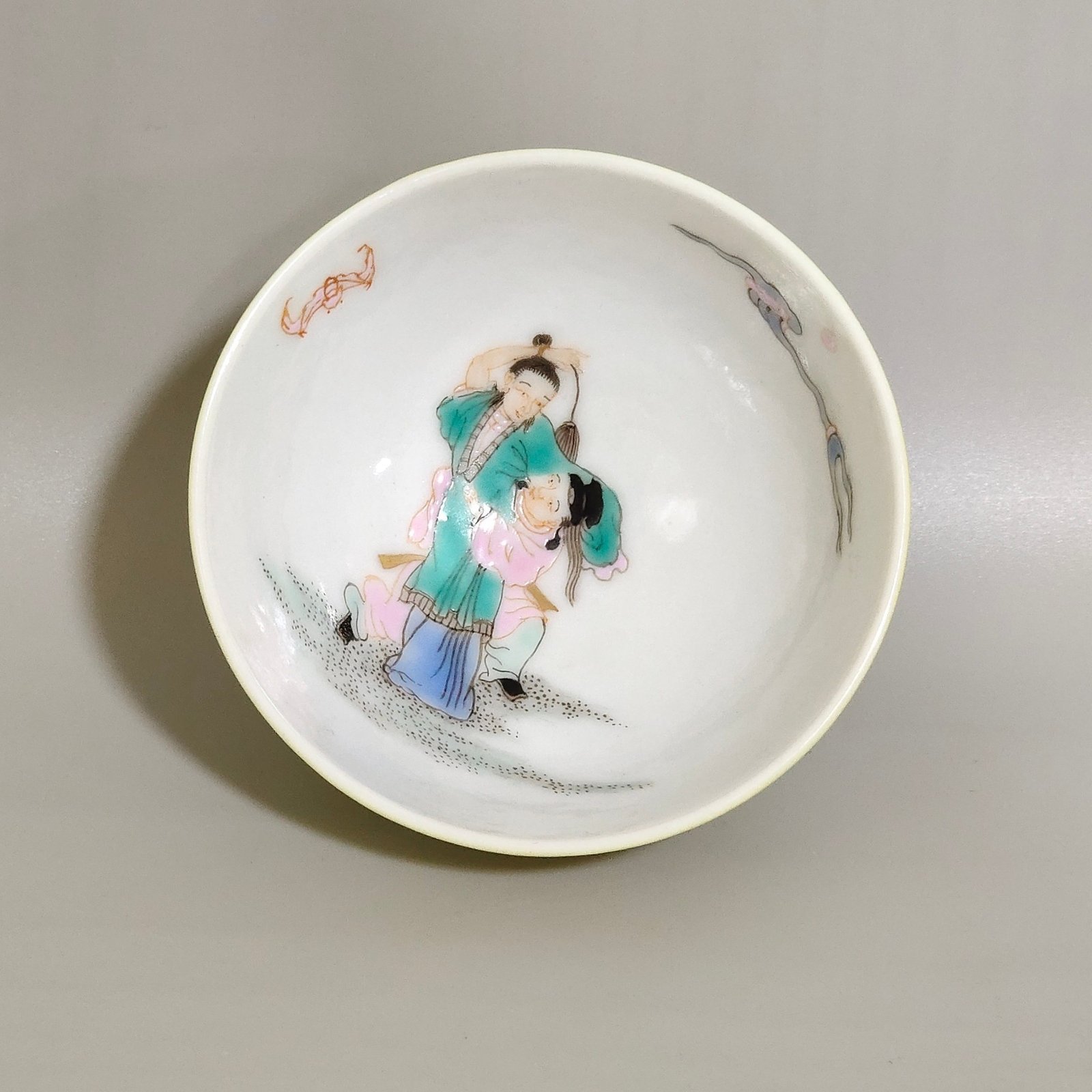 Qing Dynasty Yongzheng Carmine red painted character story cup