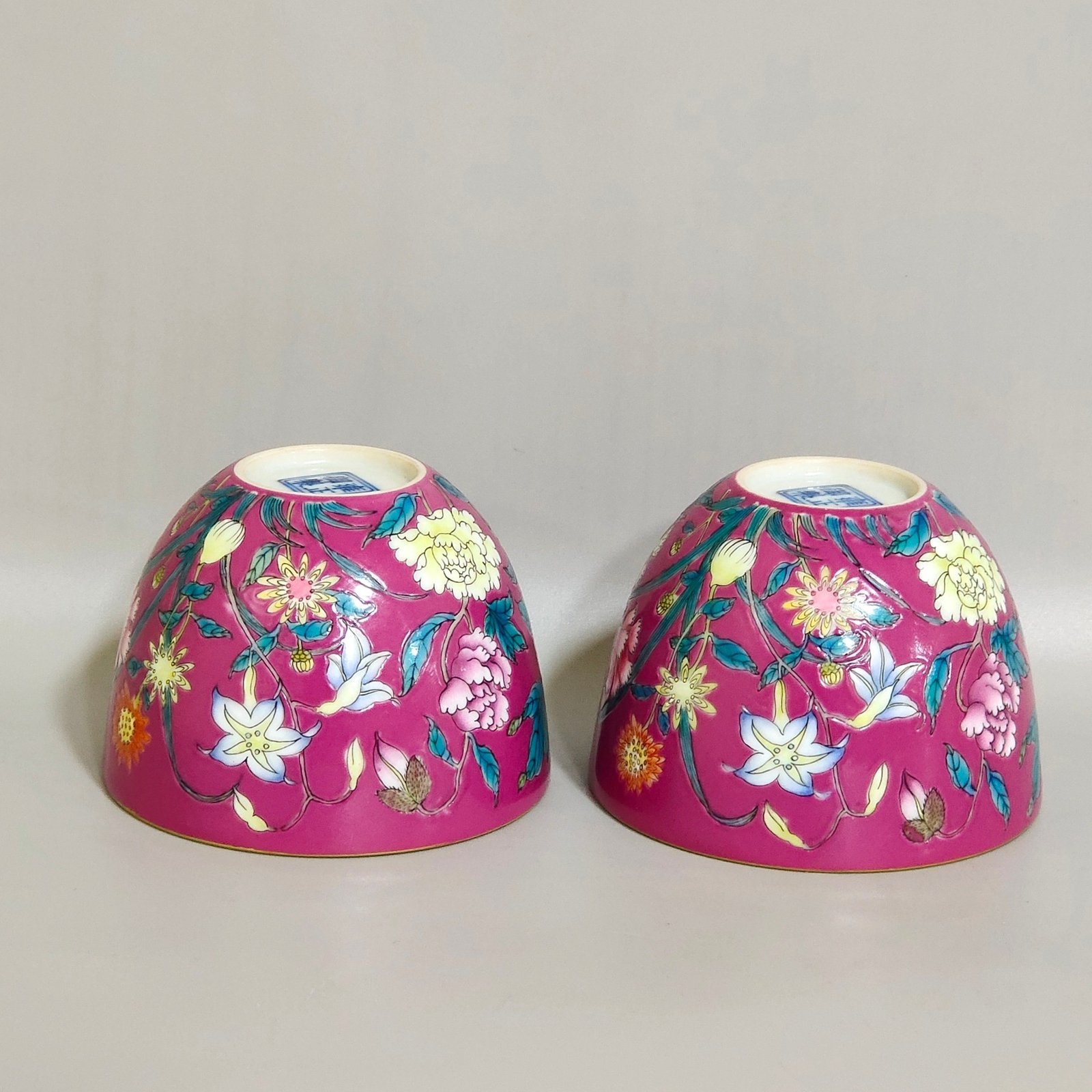 Qing Dynasty Yongzheng Carmine red flower pattern cup