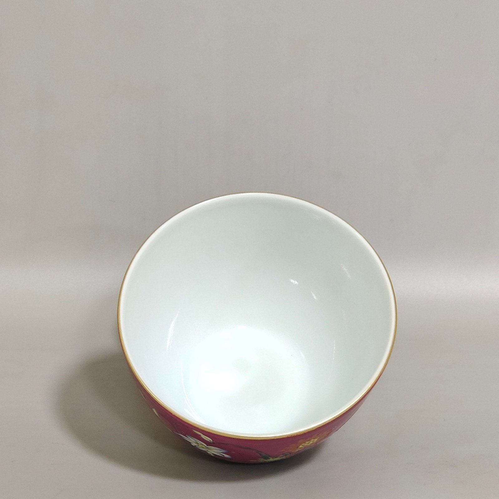 Qing Dynasty Yongzheng Carmine red flower pattern cup
