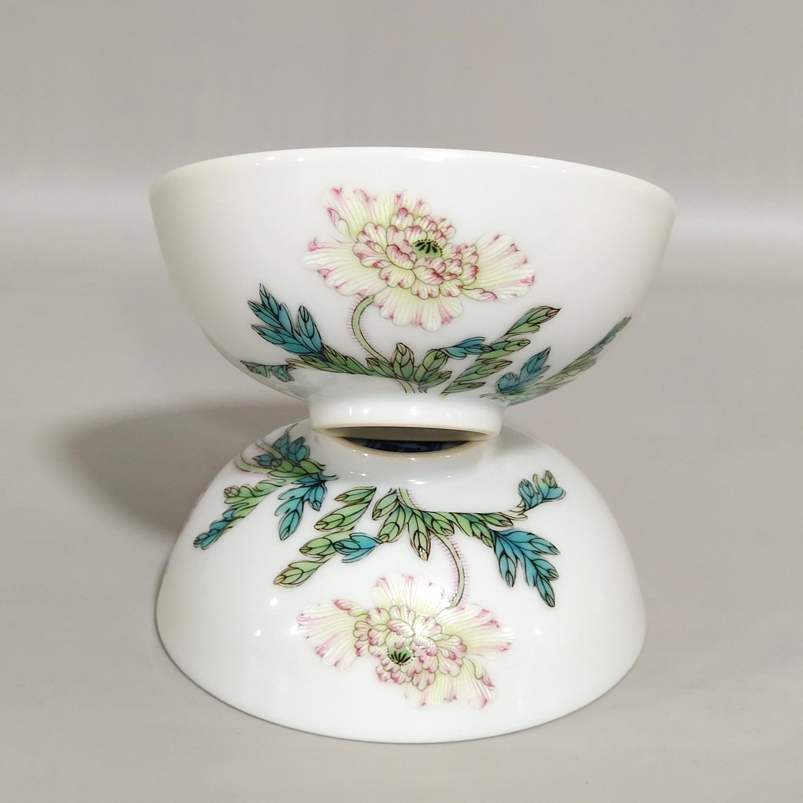 Qing Dynasty Yongzheng A poppy tea round bowl