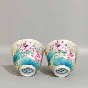 Qing Dynasty Yongzheng gold painted lotus cup with curly grass pattern