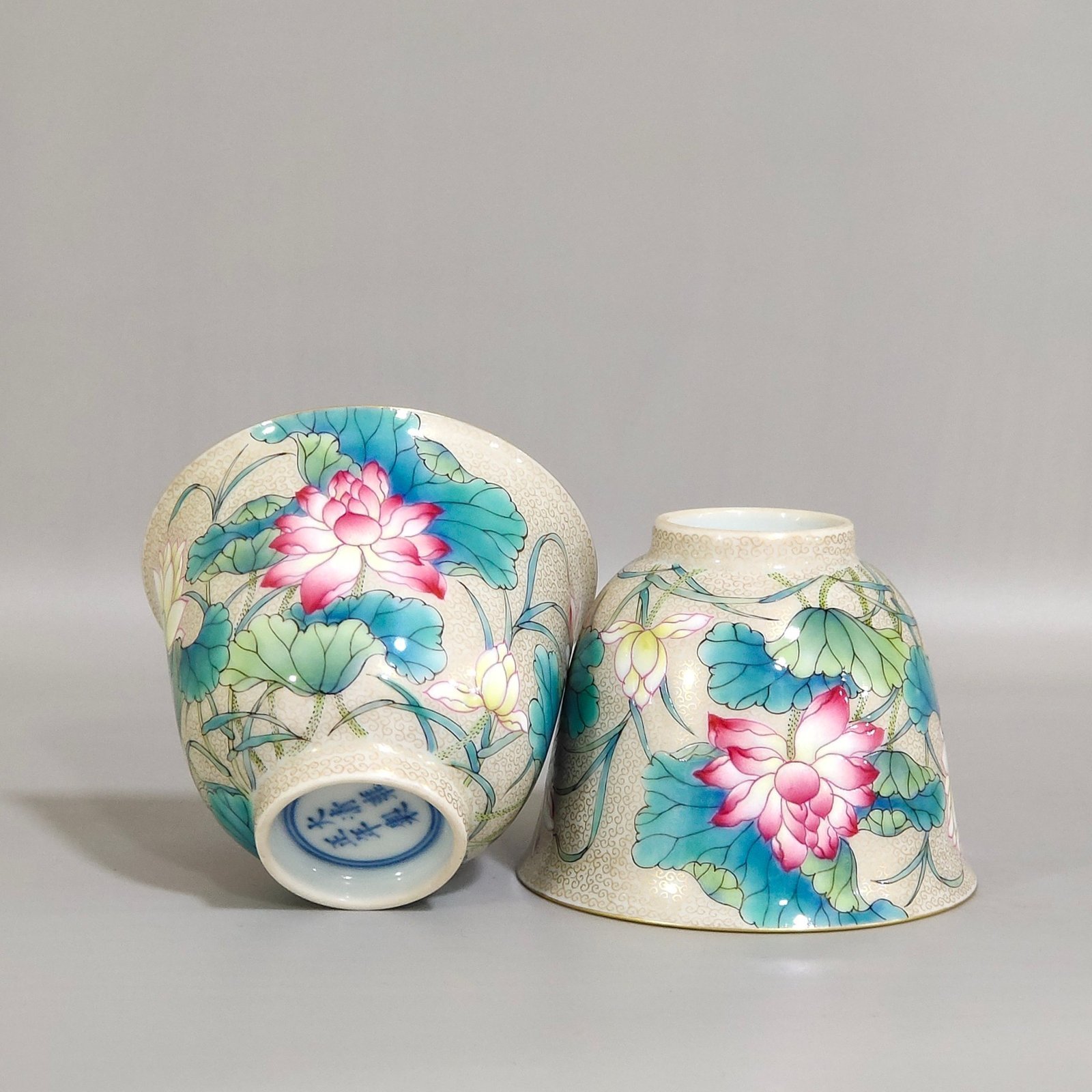 Qing Dynasty Yongzheng gold painted lotus cup with curly grass pattern