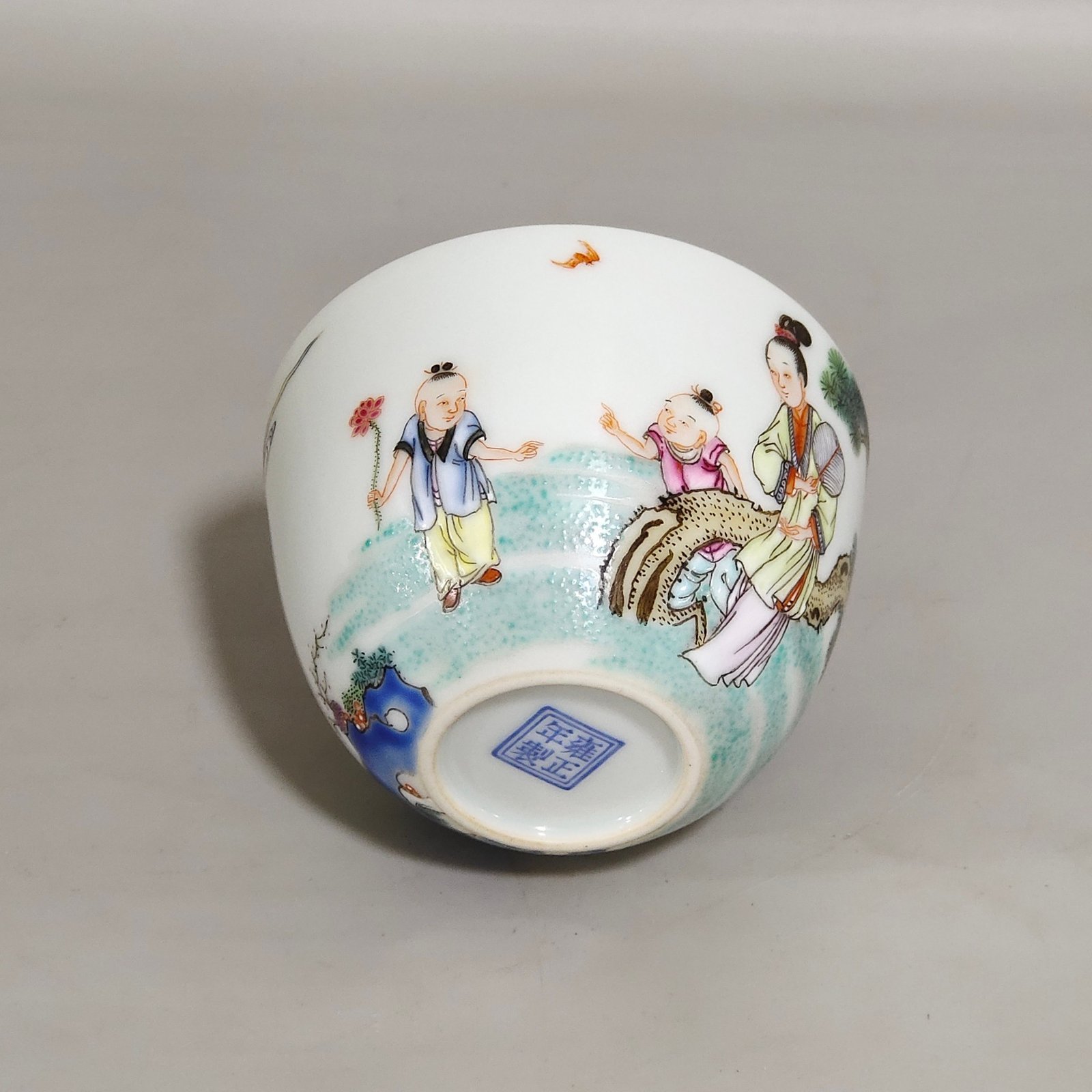 Qing Dynasty Yongzheng Famille Rose Porcelain Cup