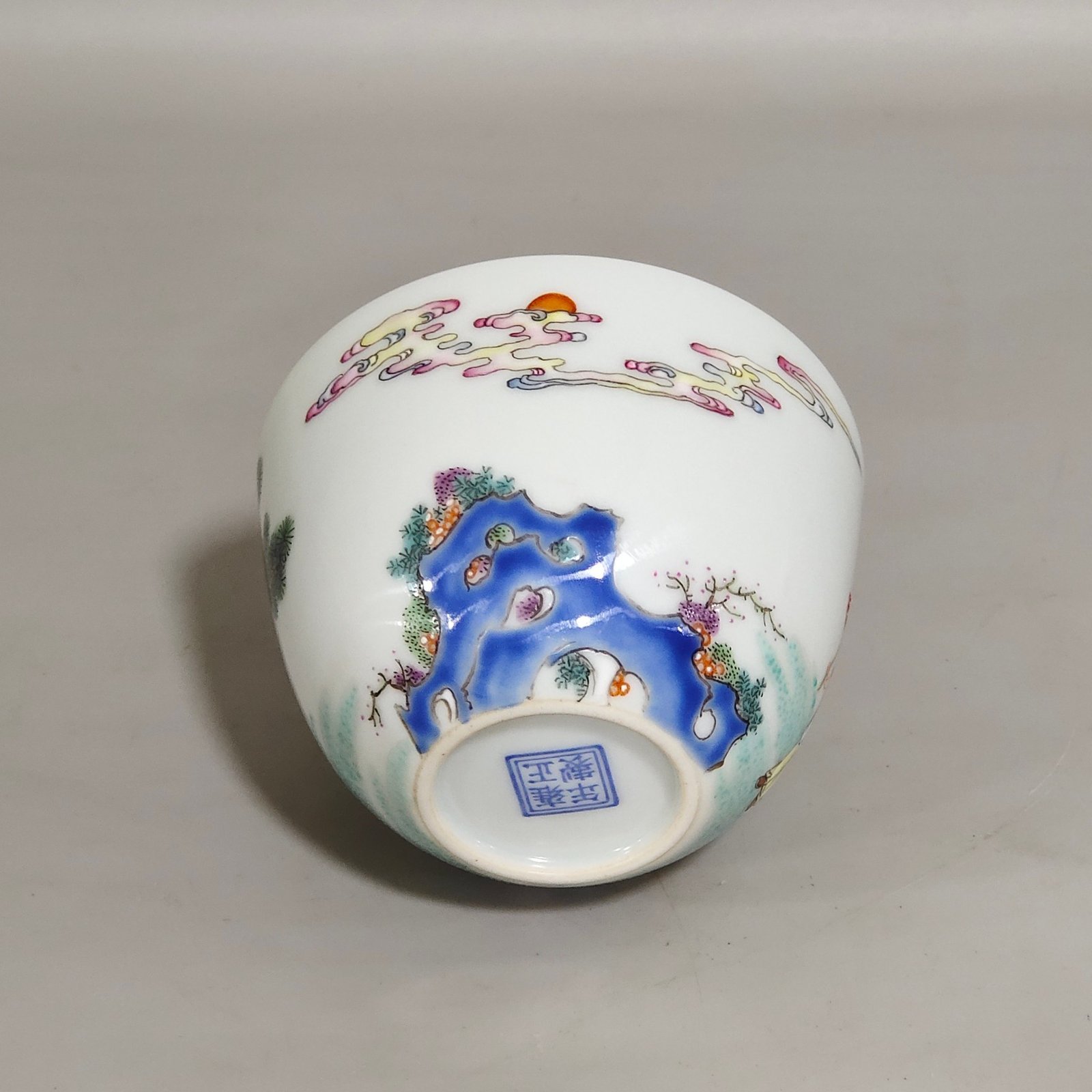 Qing Dynasty Yongzheng Famille Rose Porcelain Cup