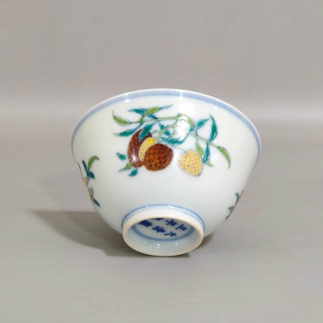 Qing Dynasty Yongzheng Doucai Sanduo pattern cup