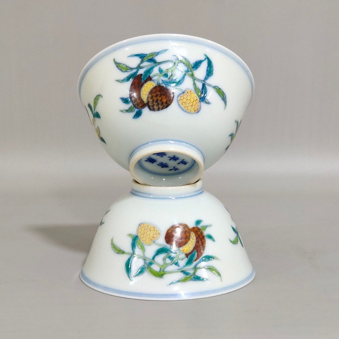 Qing Dynasty Yongzheng Doucai Sanduo pattern cup