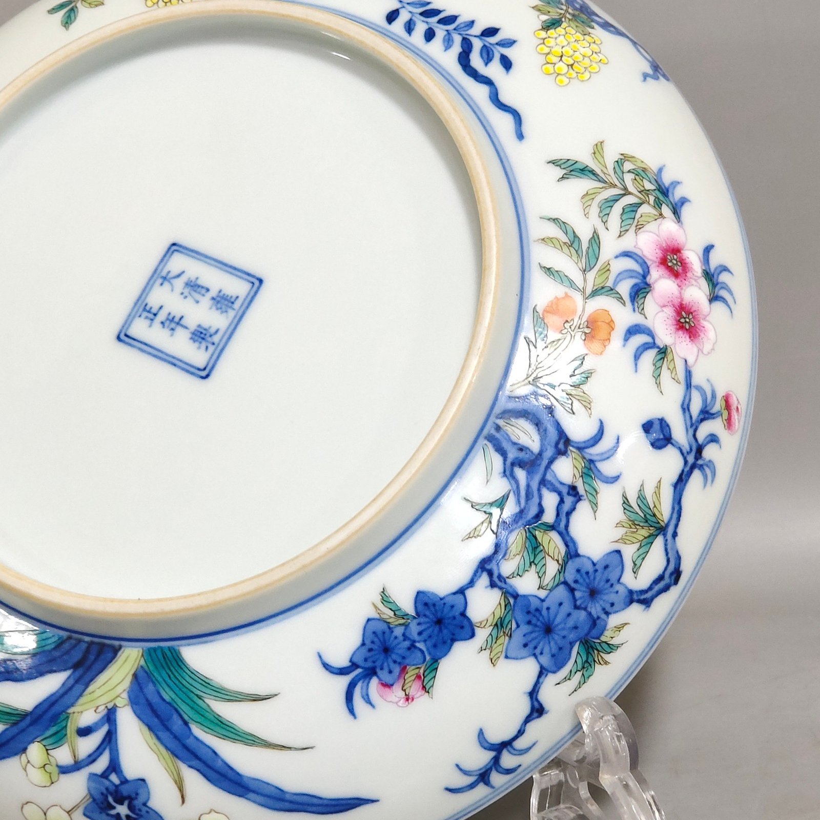 Qing Dynasty Yongzheng Doucai Tuanlong flower plate