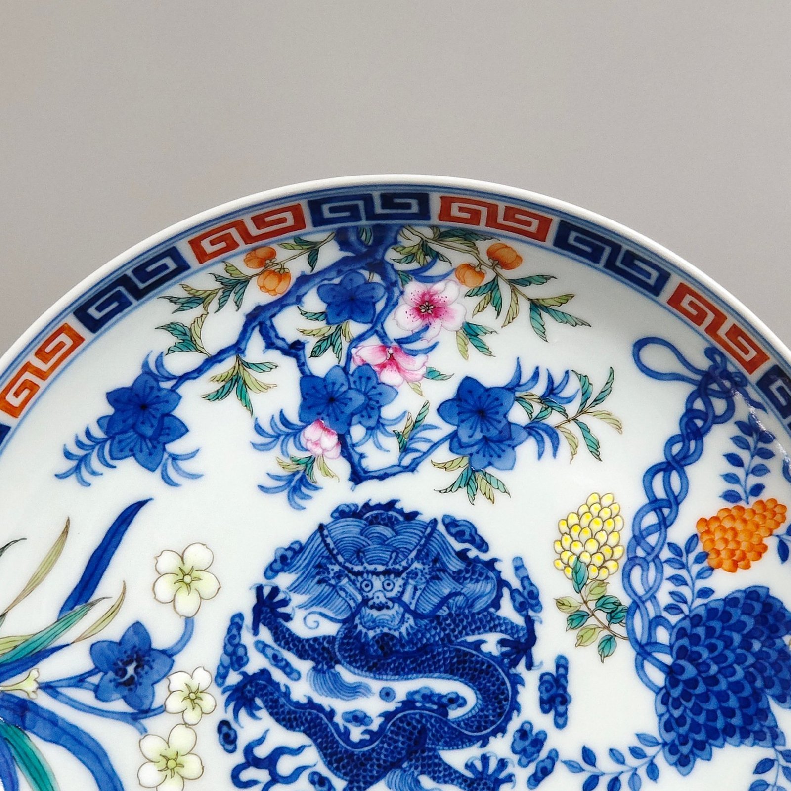 Qing Dynasty Yongzheng Doucai Tuanlong flower plate