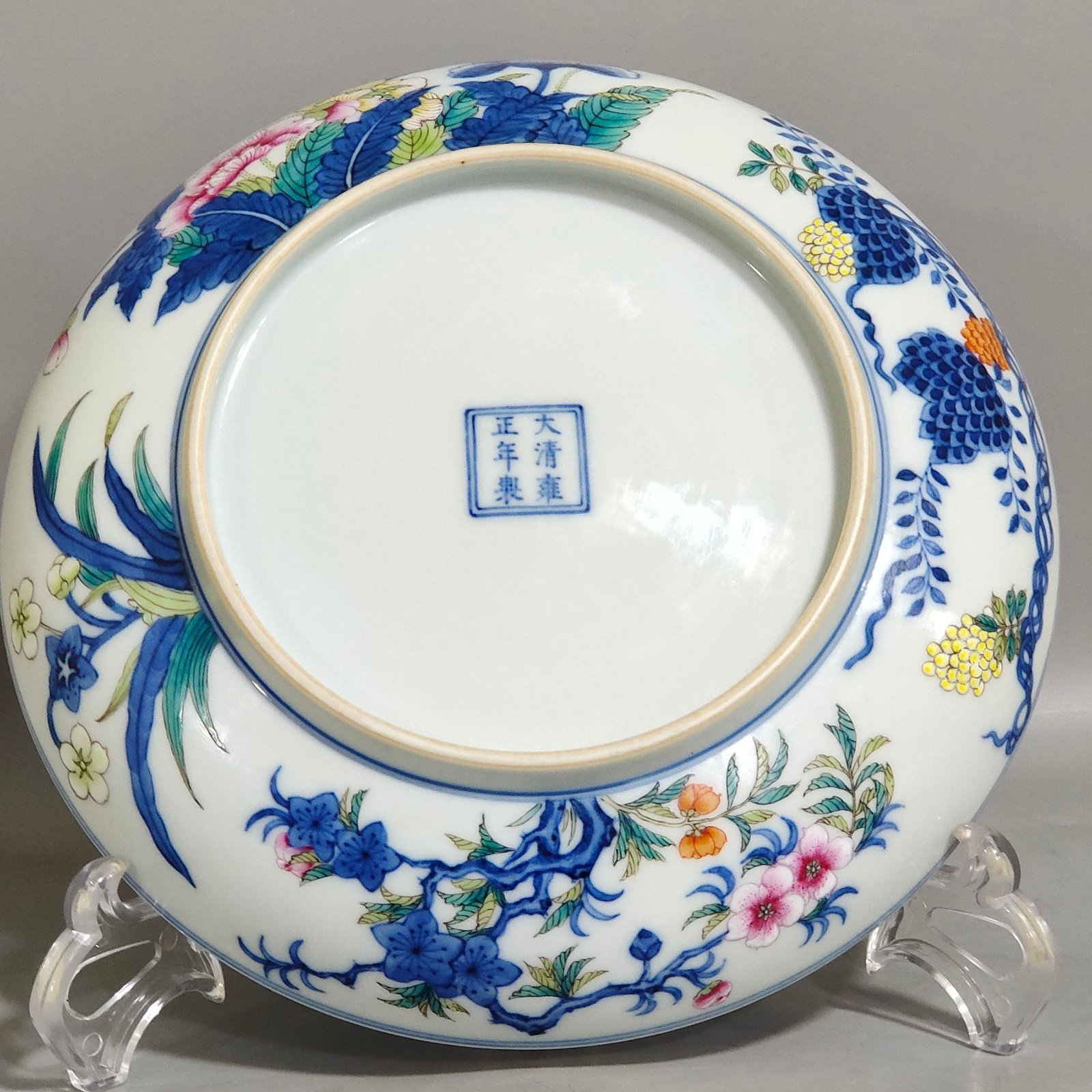 Qing Dynasty Yongzheng Doucai Tuanlong flower plate