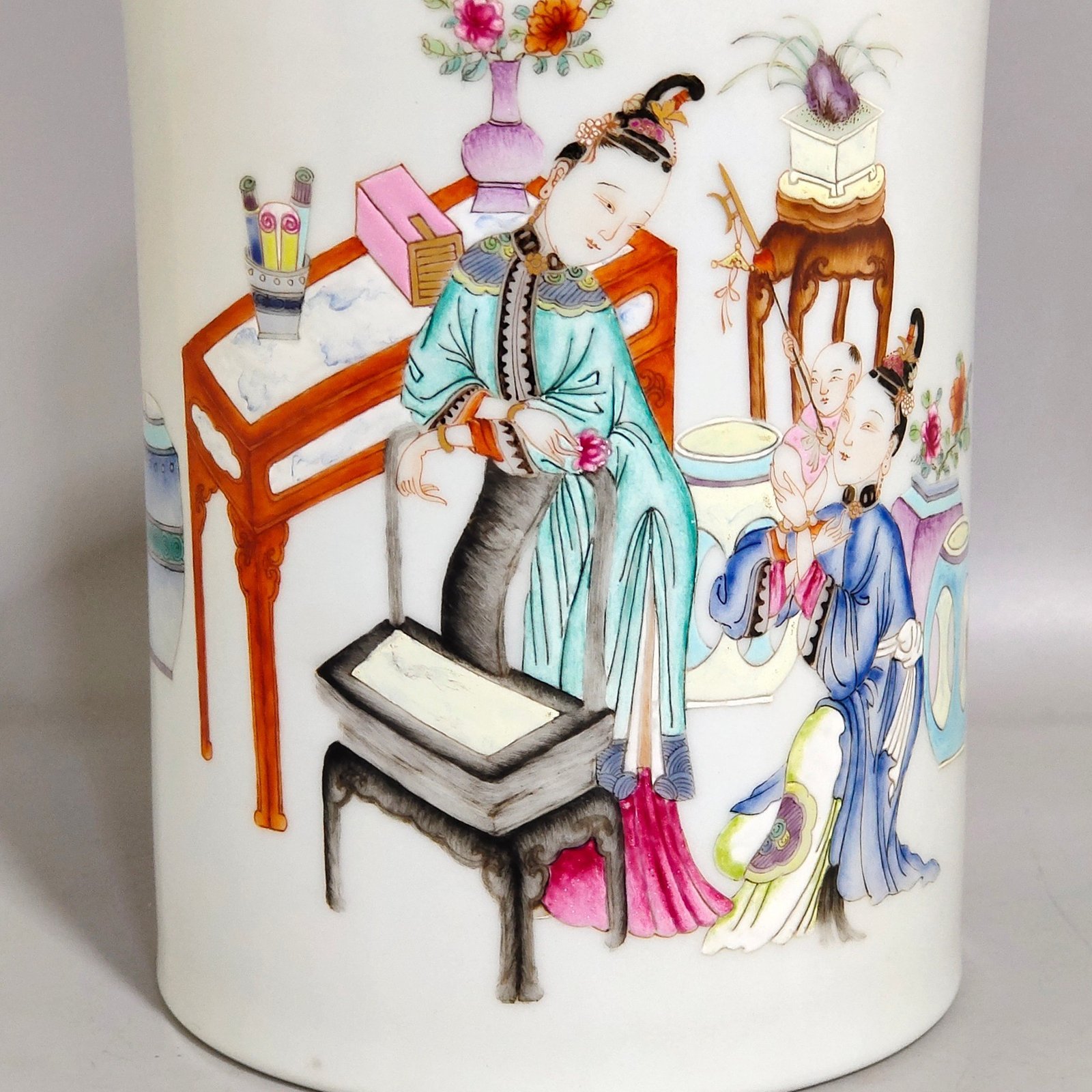 Qing Dynasty Yongzheng Period Jiaozi Tu Brush Holder