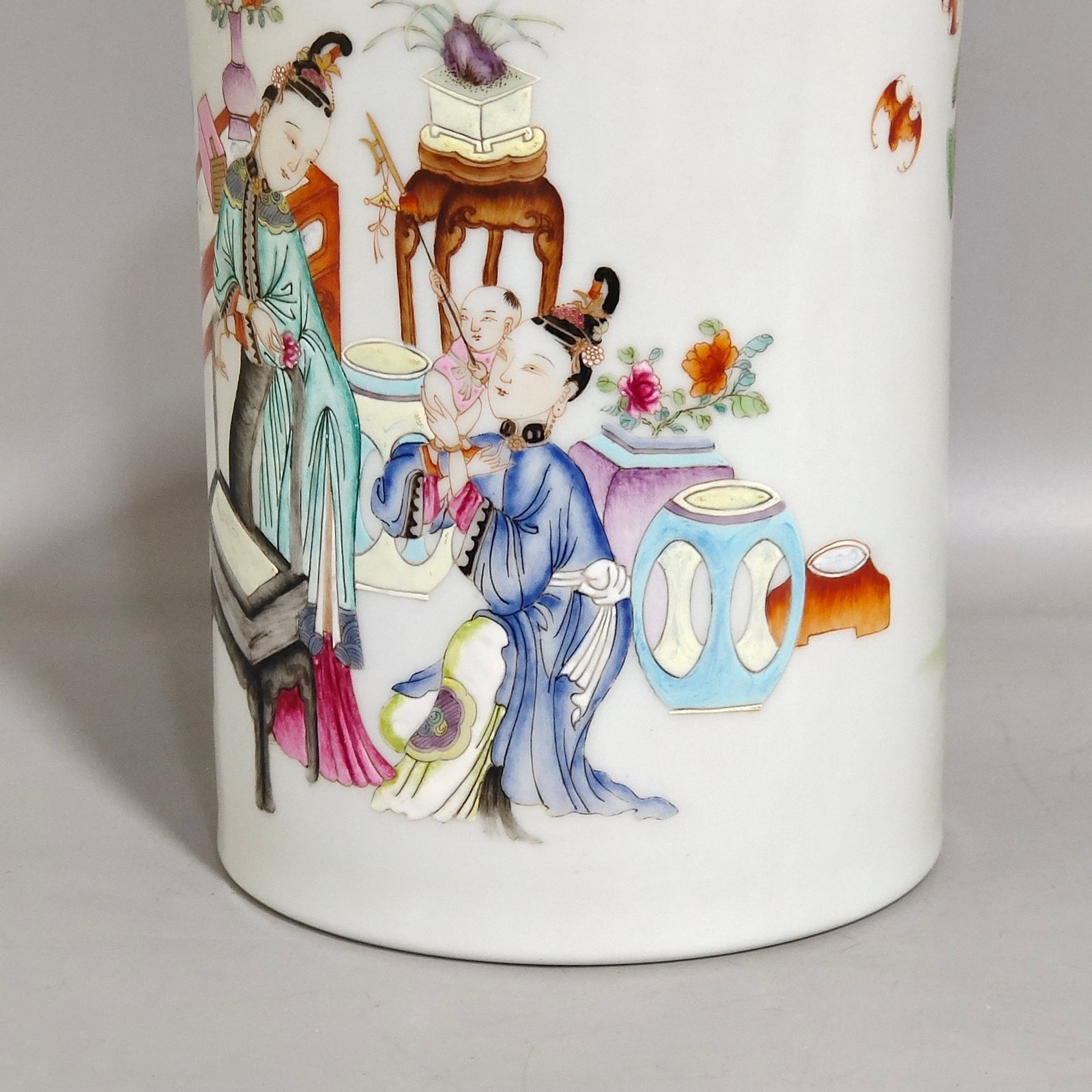 Qing Dynasty Yongzheng Period Jiaozi Tu Brush Holder