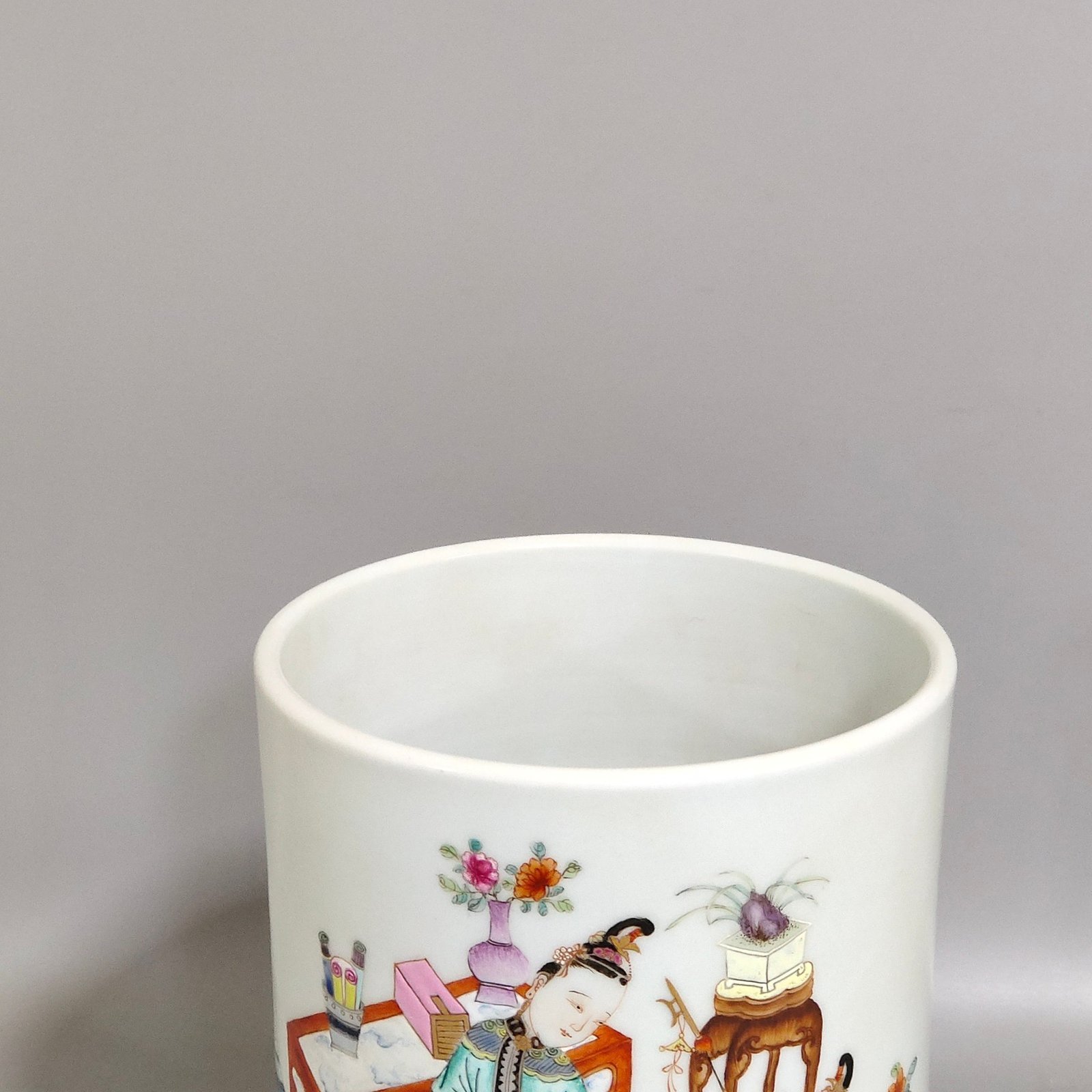 Qing Dynasty Yongzheng Period Jiaozi Tu Brush Holder