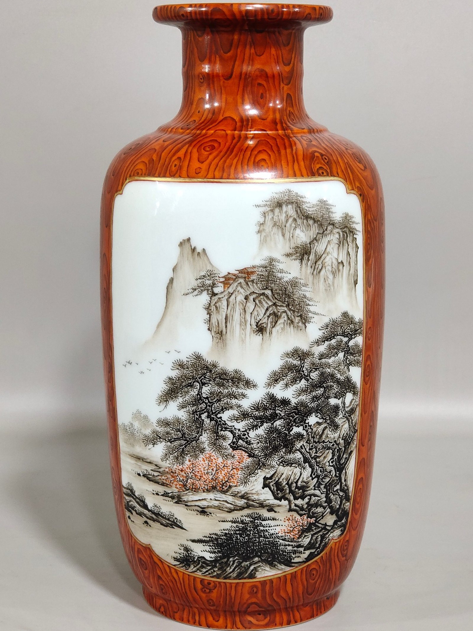 Qing Dynasty Yongzheng wood grain glazed window ink color landscape firecracker bottle