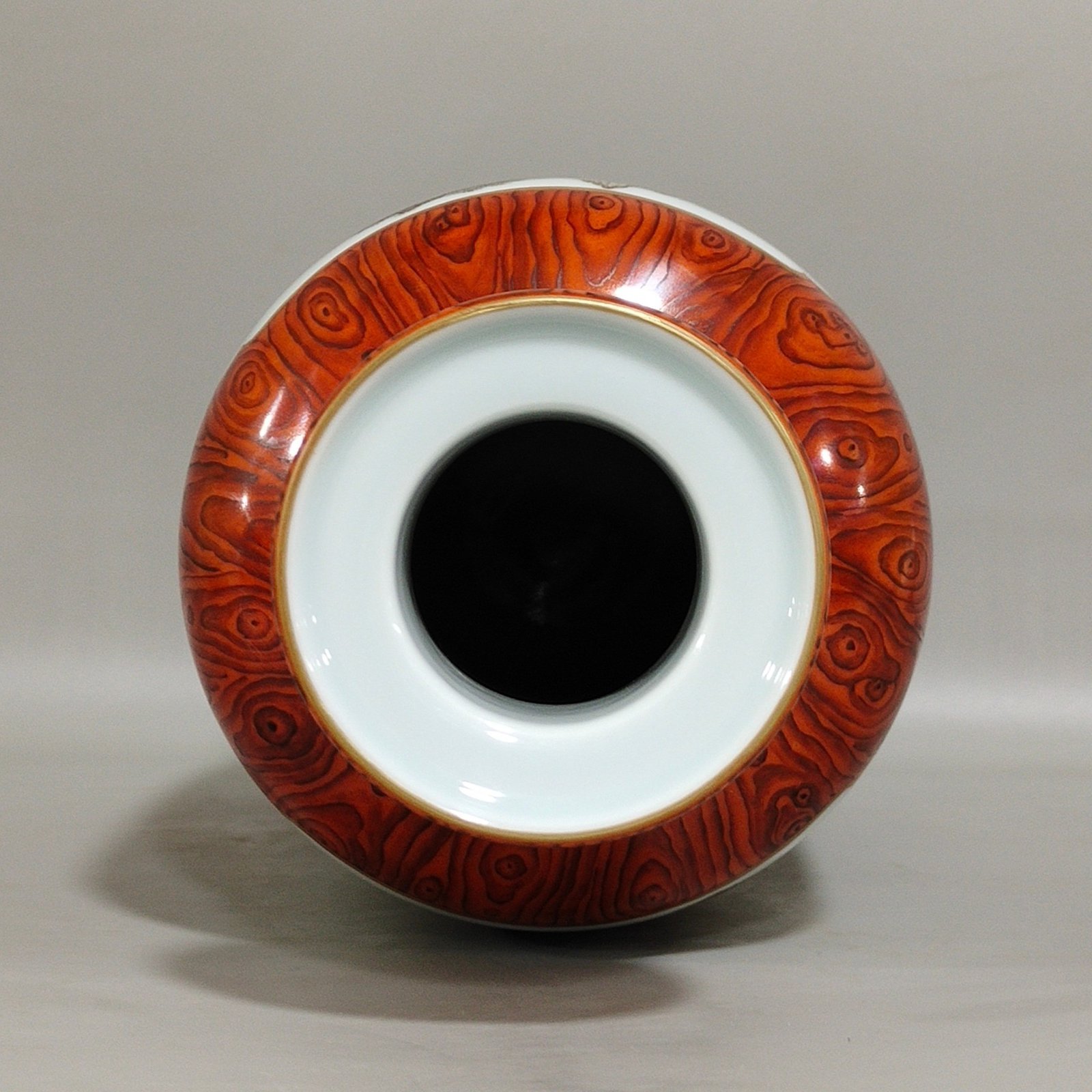 Qing Dynasty Yongzheng wood grain glazed window ink color landscape firecracker bottle